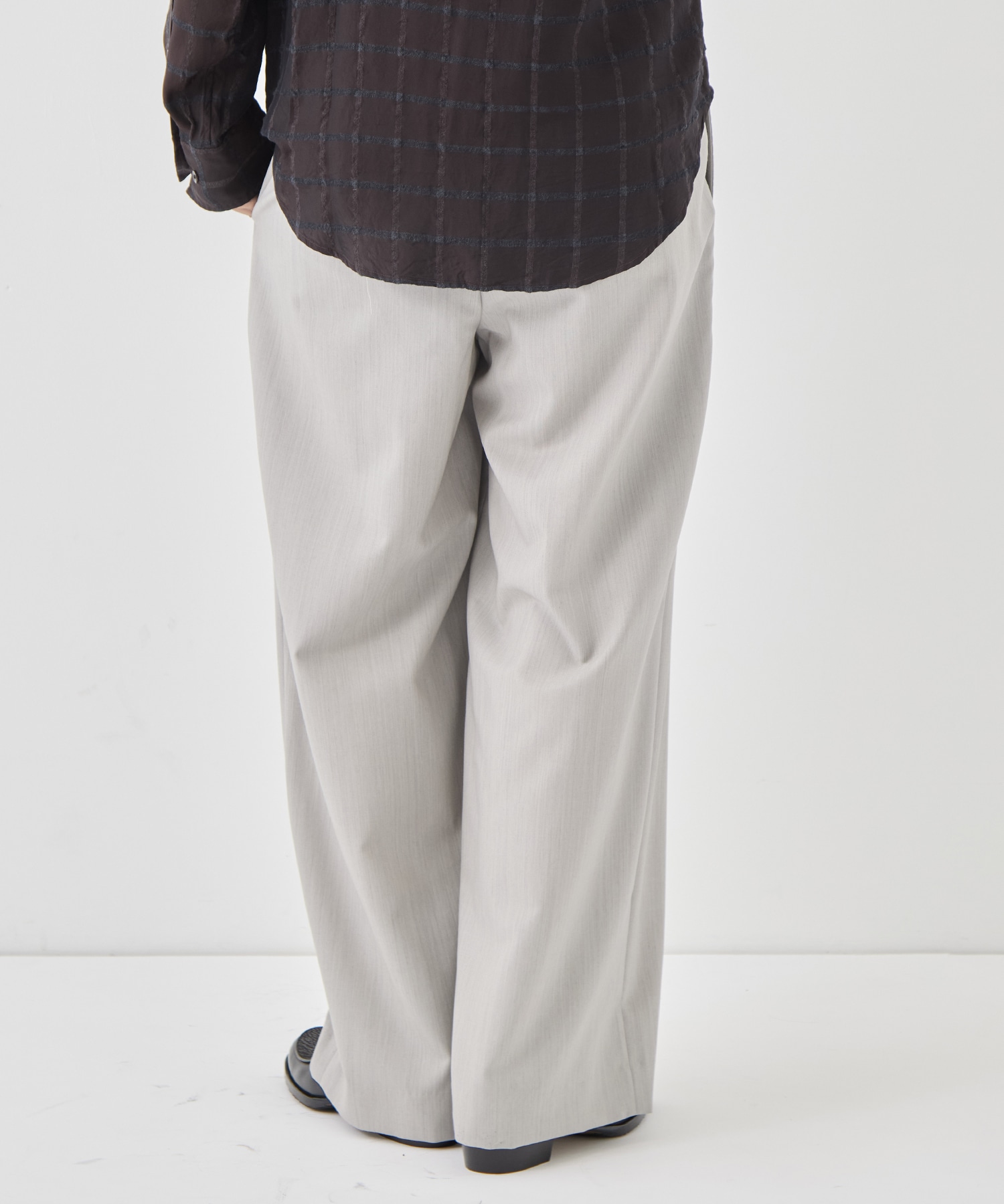 DOUBLE PLEATED MILITARY TROUSERS marka