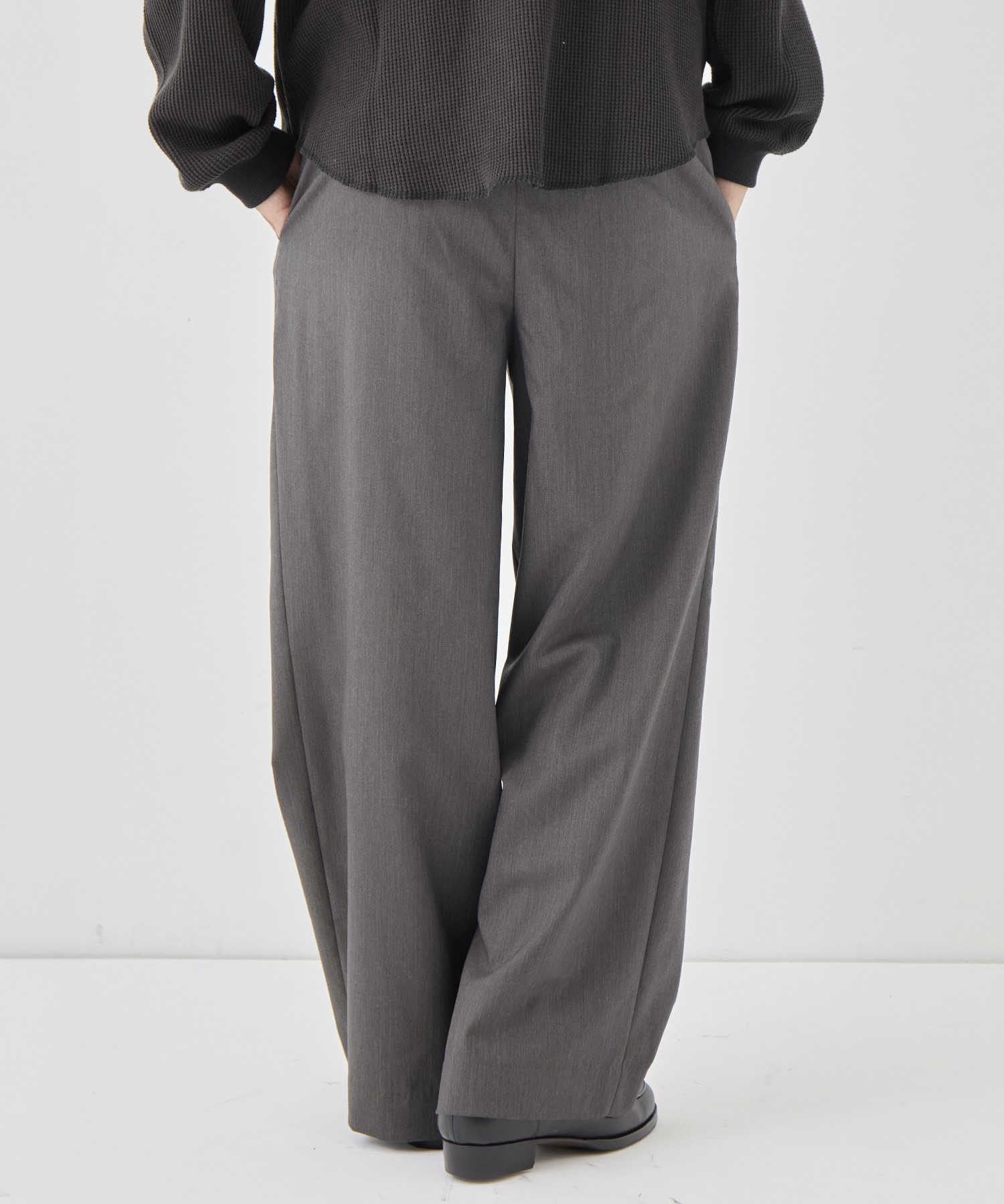 DOUBLE PLEATED MILITARY TROUSERS marka