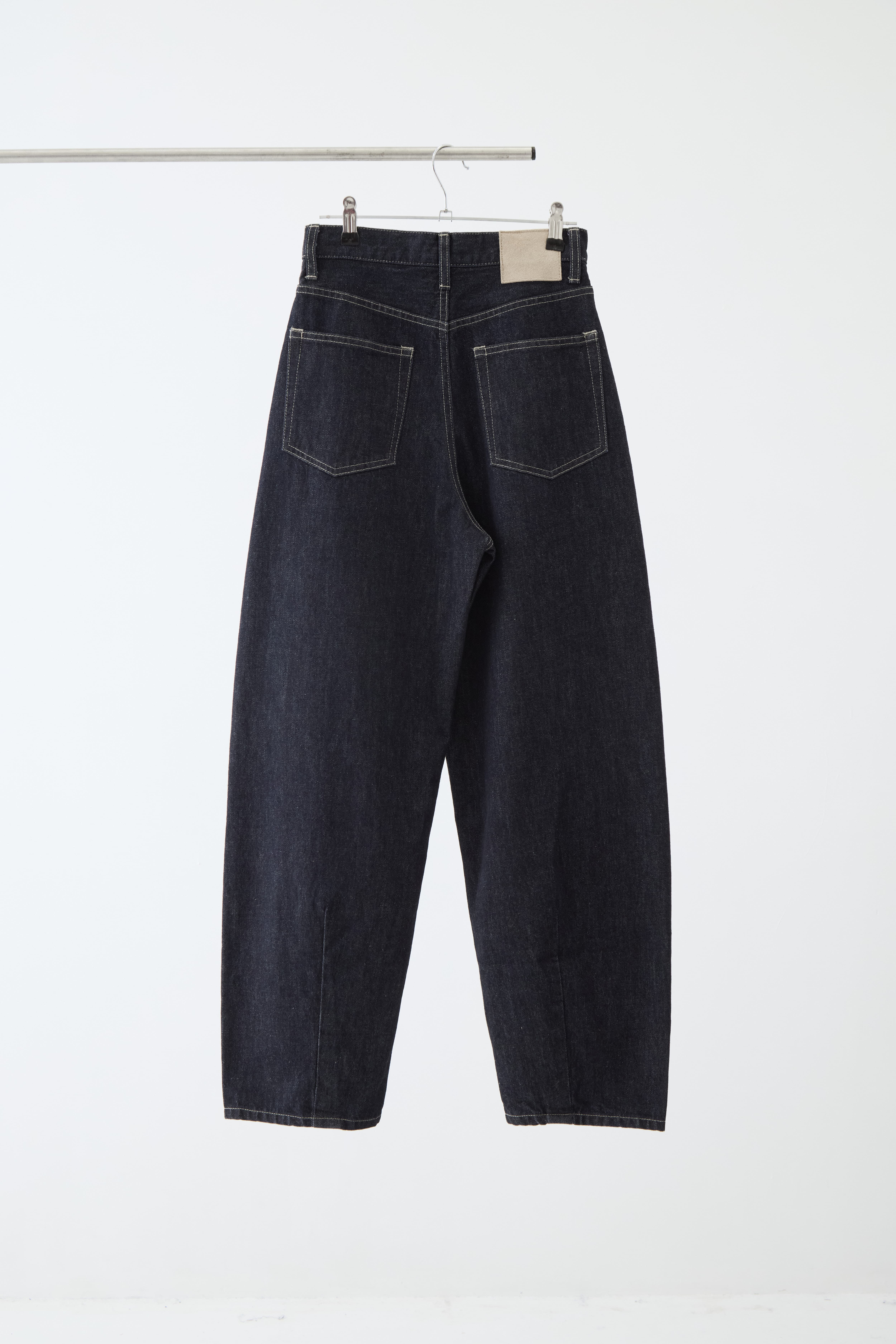 ナチュラルスラブバレルレッグデニム 