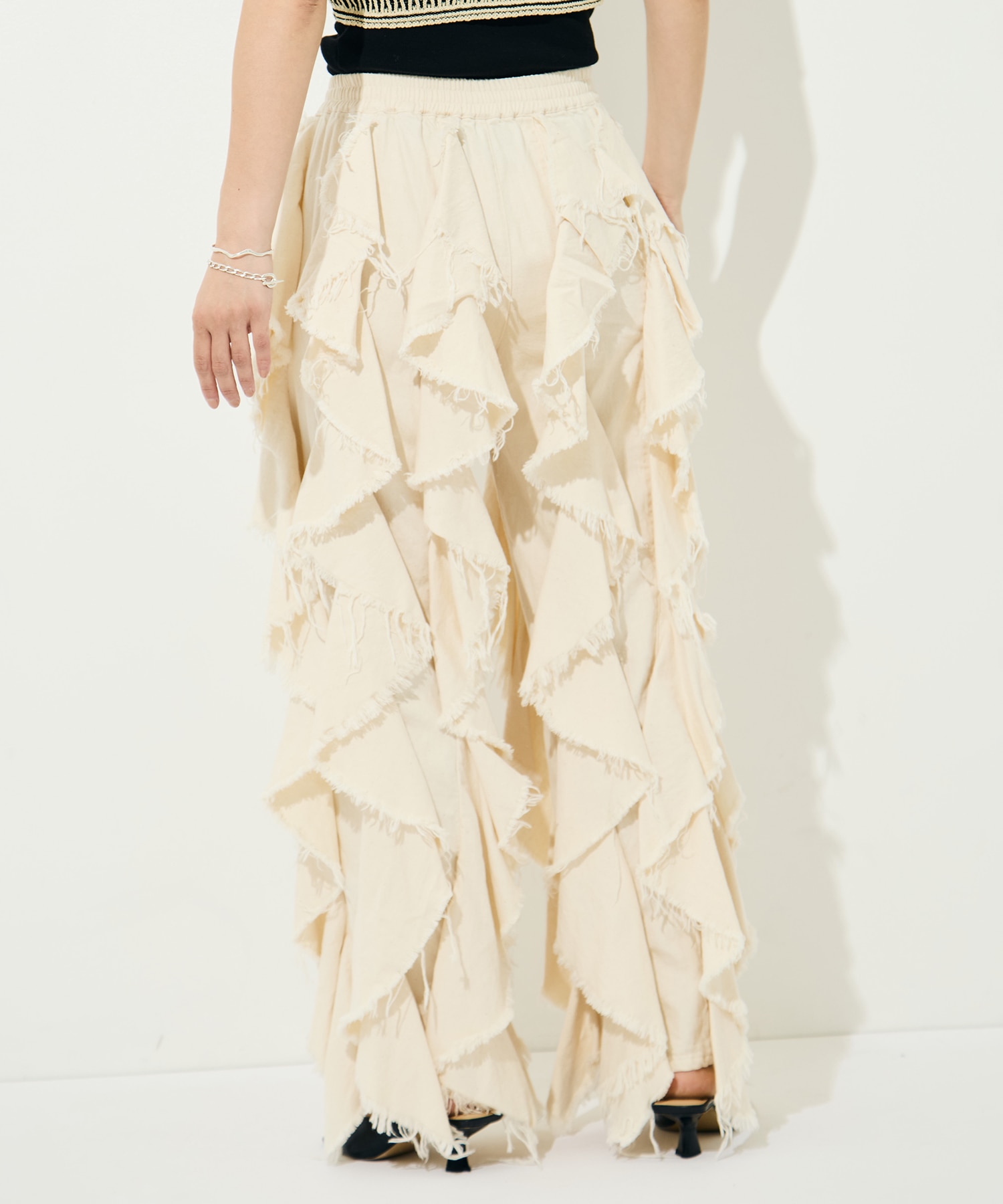LIGHT OZ RUFFLE DENIM PANTS BELPER