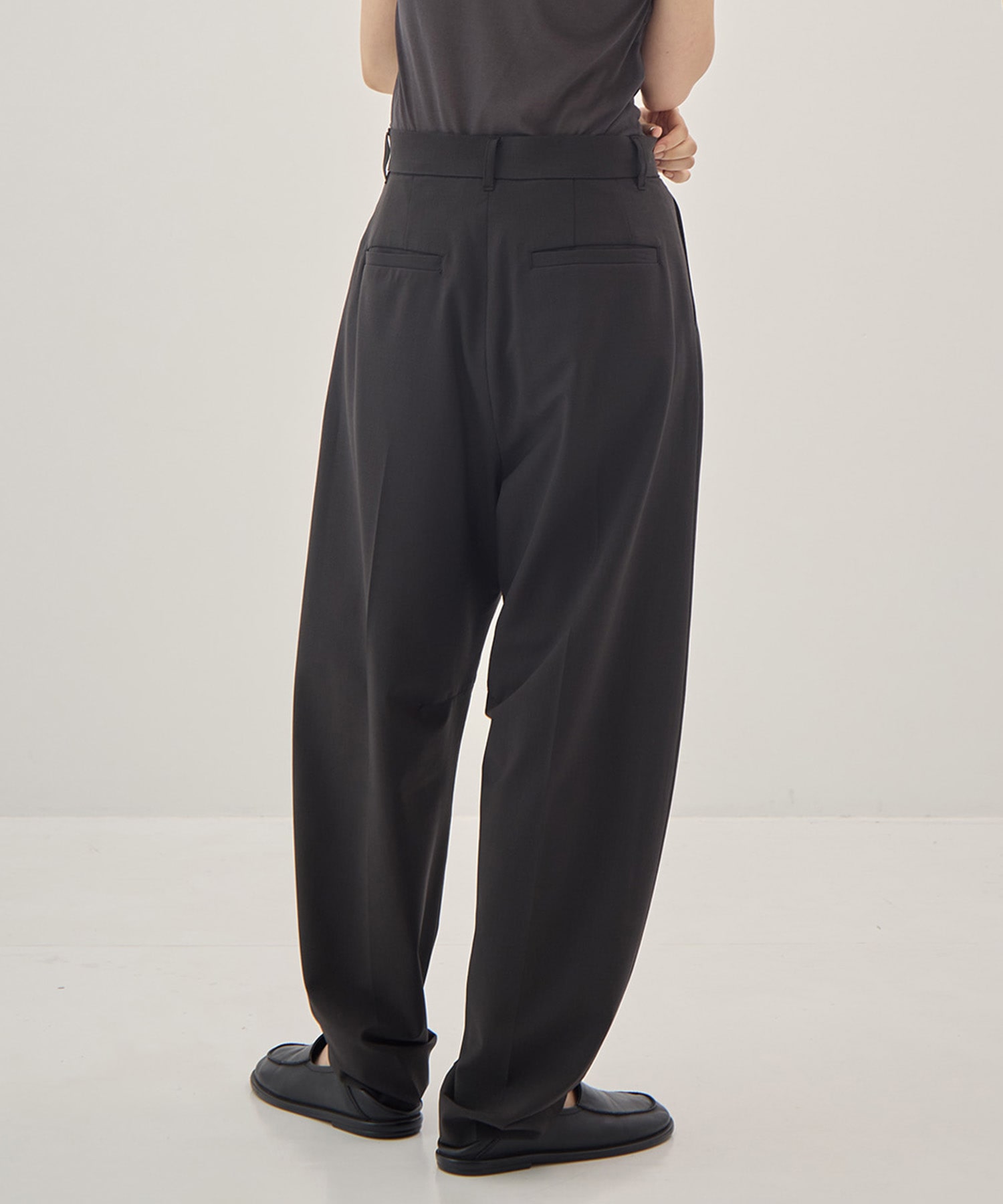 ストレッチウールバレルレッグパンツ KEY TIMEZ