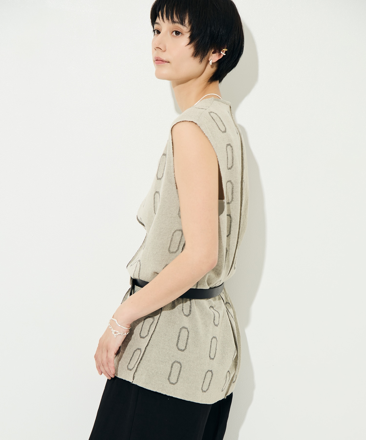 Dry Sheer Milano Knit vest WRAPINKNOT