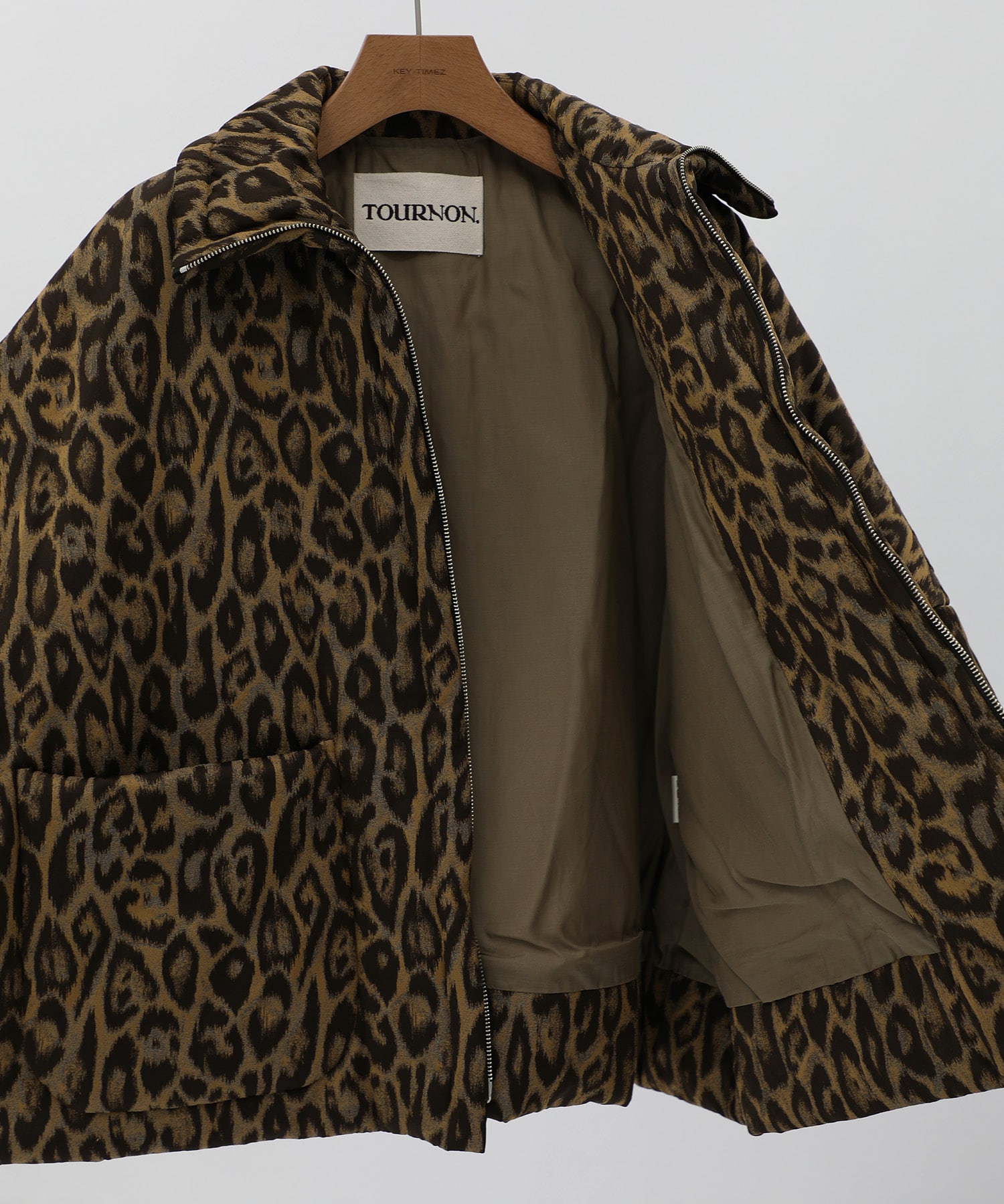 JACQUARD LEOPARD BATTING CT TOURNON.