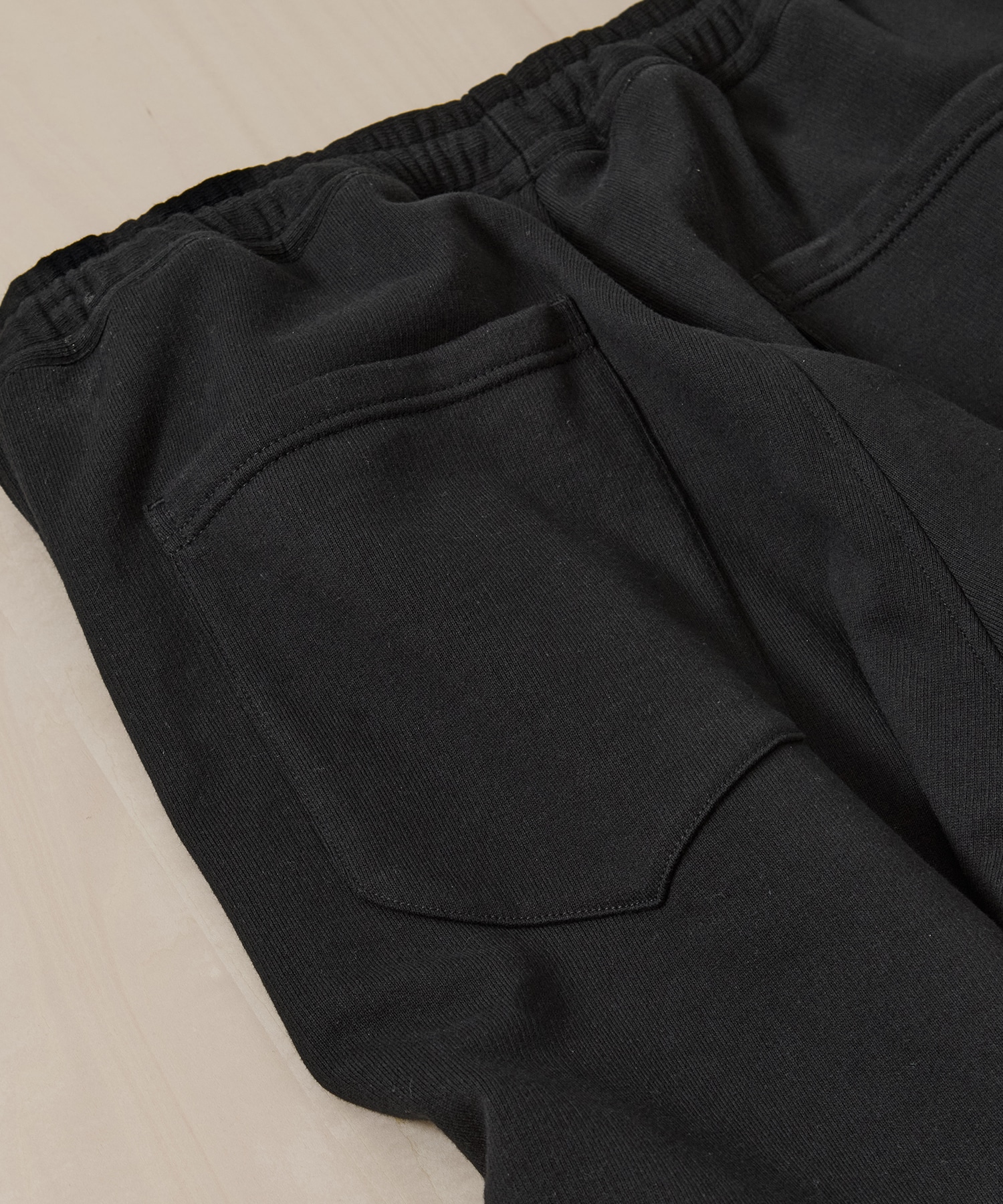 Pleated Balloon Sweat Shorts KHOKI