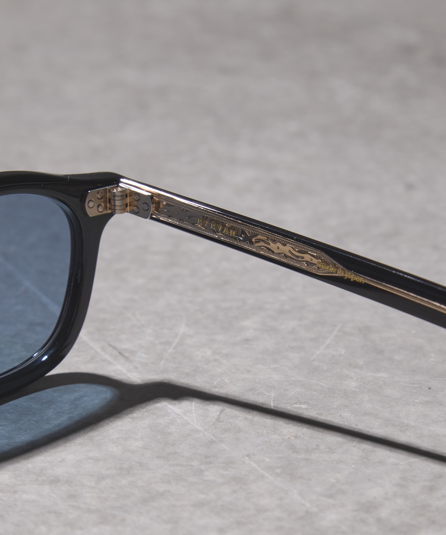 SADLER(49) 49 PBK-BLU. EYEVAN