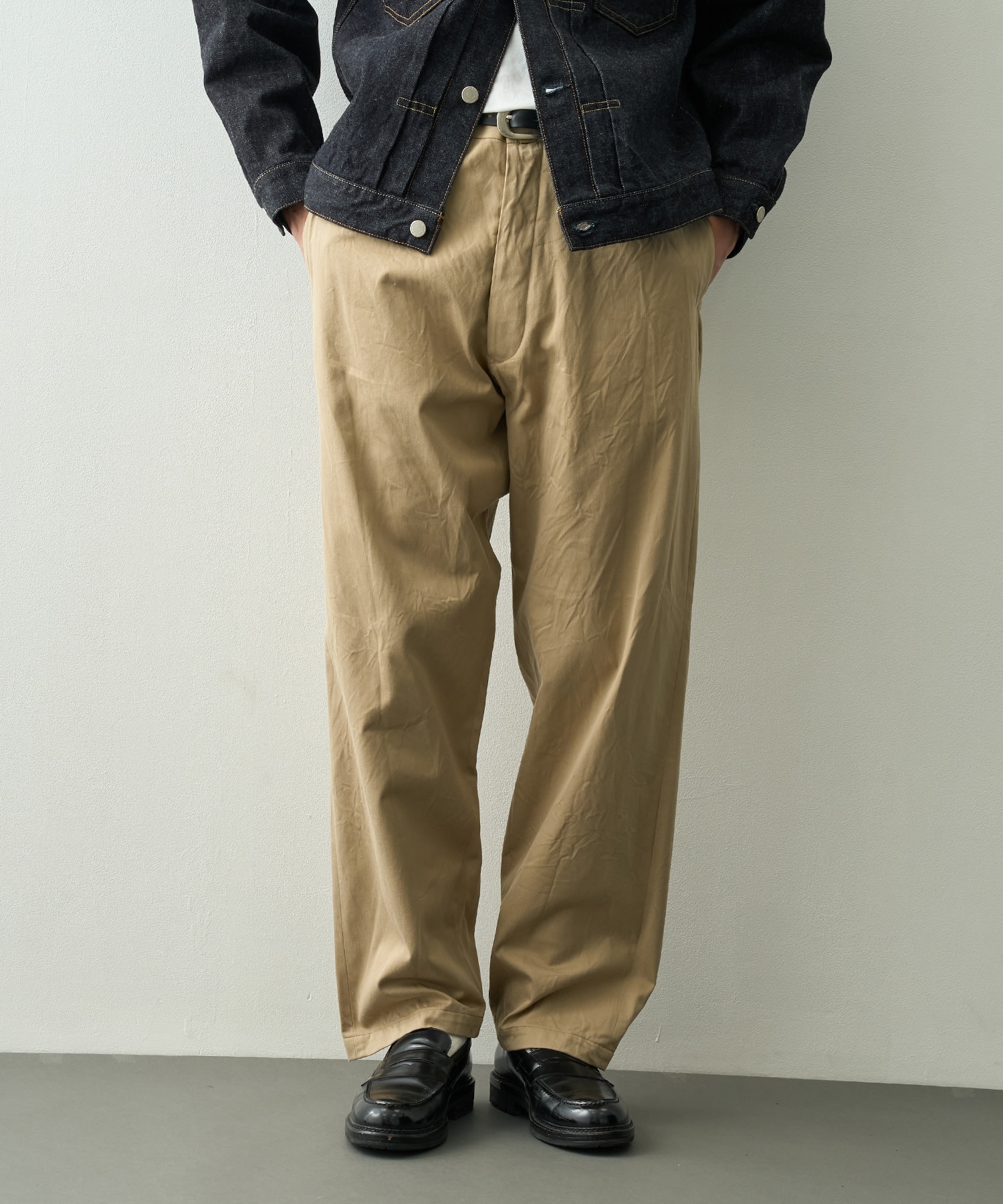 チノパンツ　ワイドテーパード YAECA