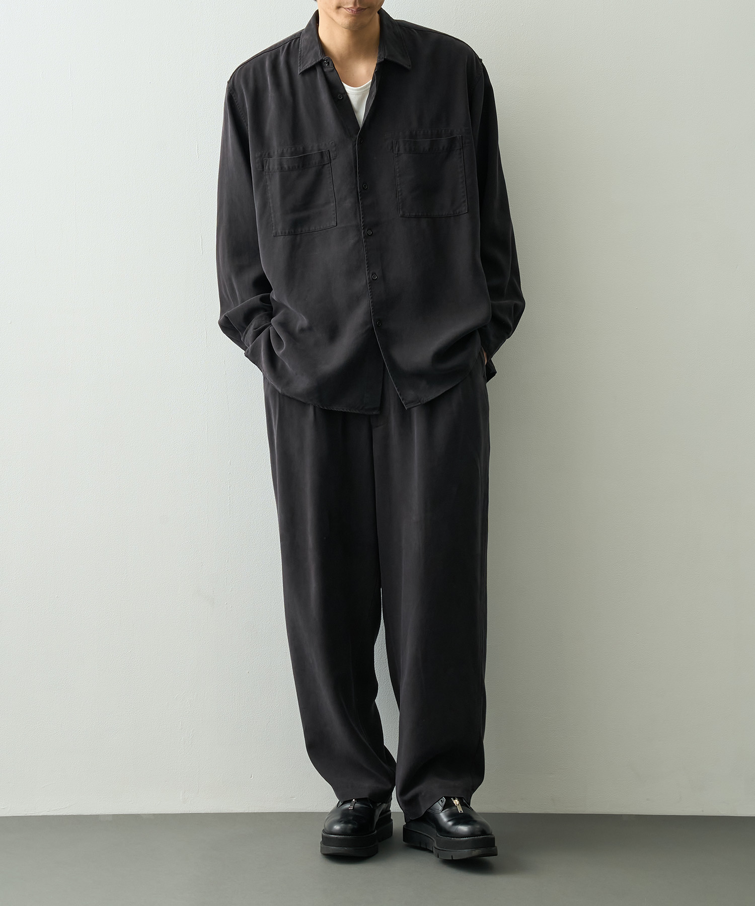 別注tencel wide slacls concause