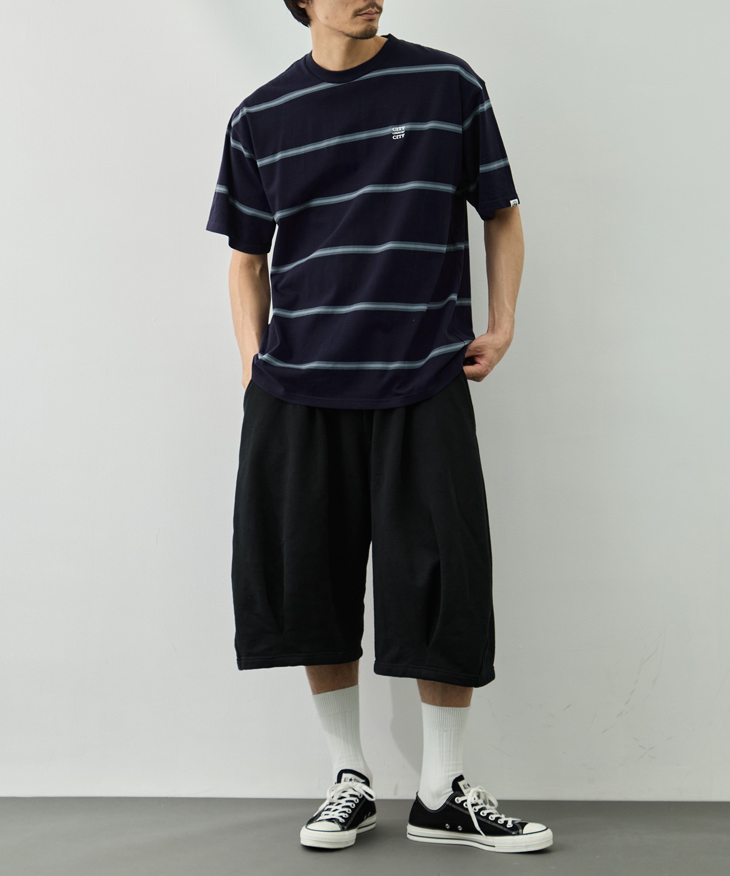 EMBROIDERD LOGO BORDER T-SHIRT CITY COUNTRY CITY