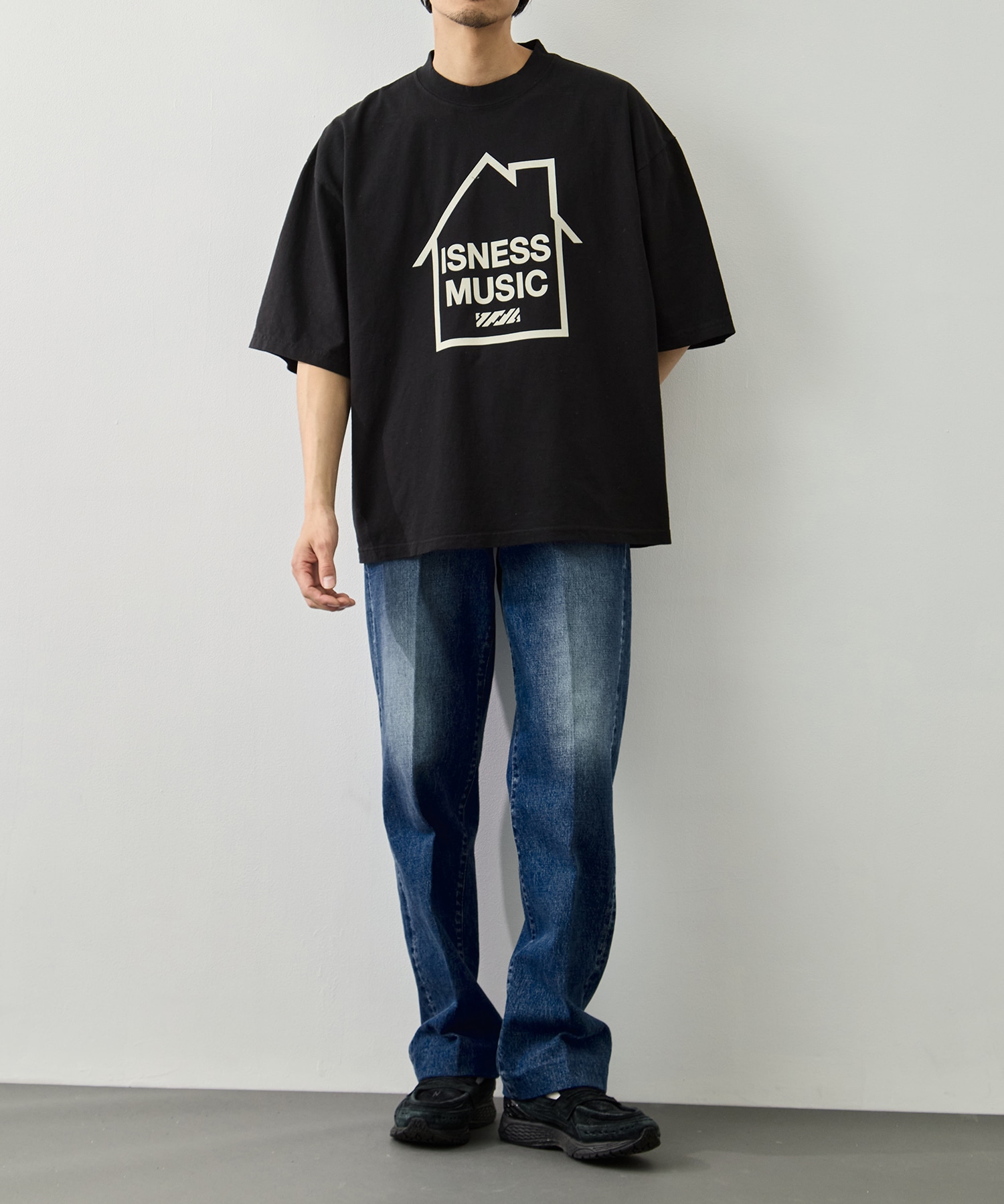 LOGO T-SHIRT is-ness