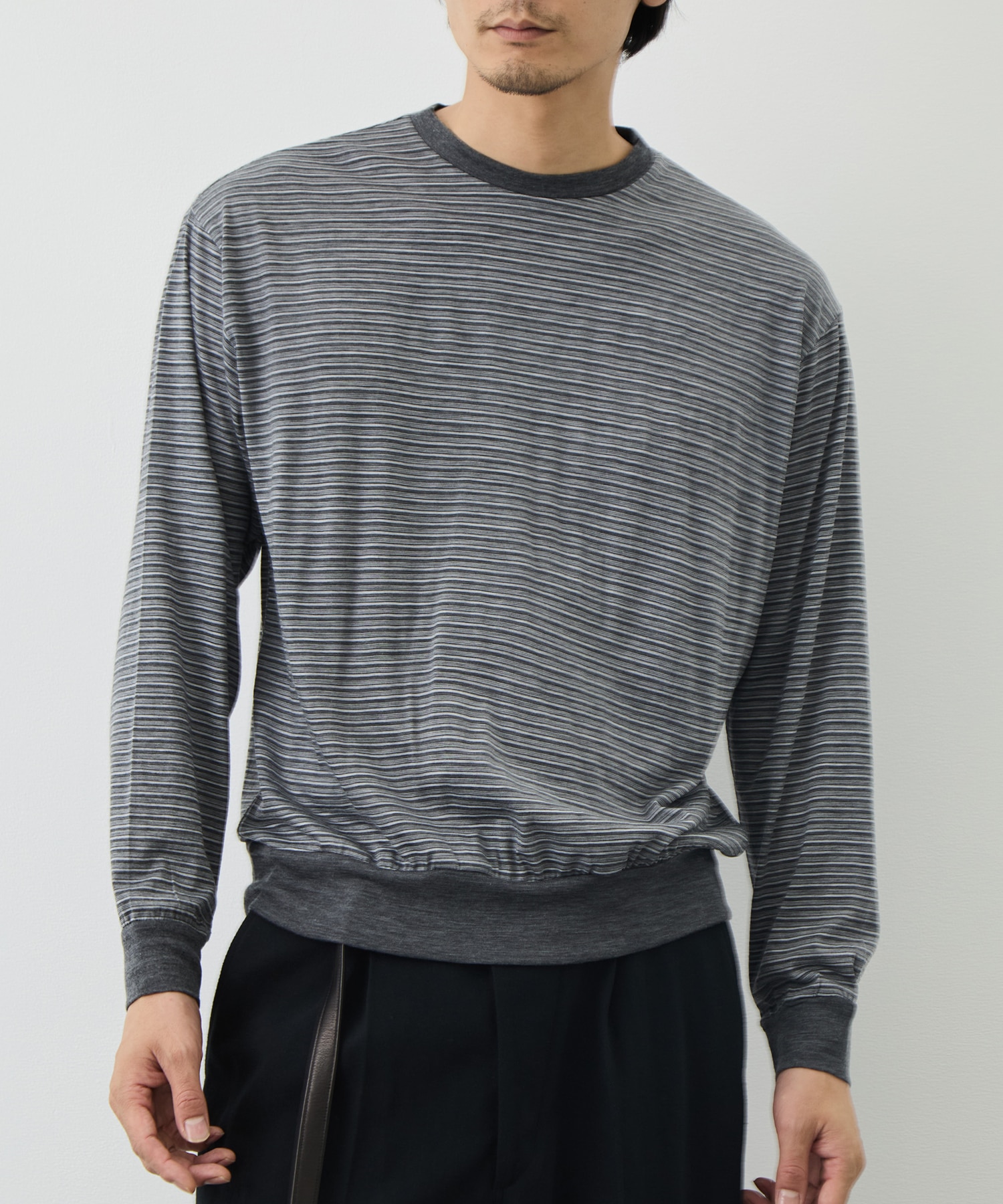CREW NECK L/S TEE marka