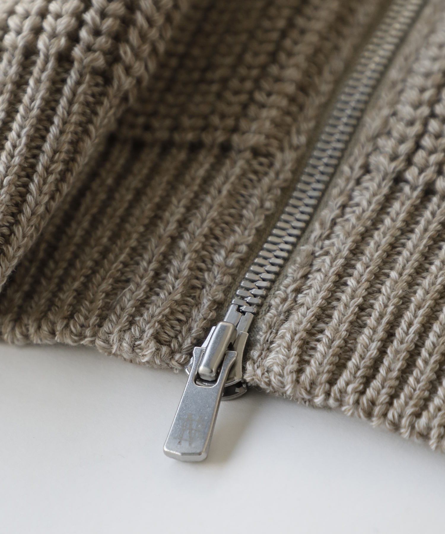 SIGNATURE DRIVERS KNIT BATONER