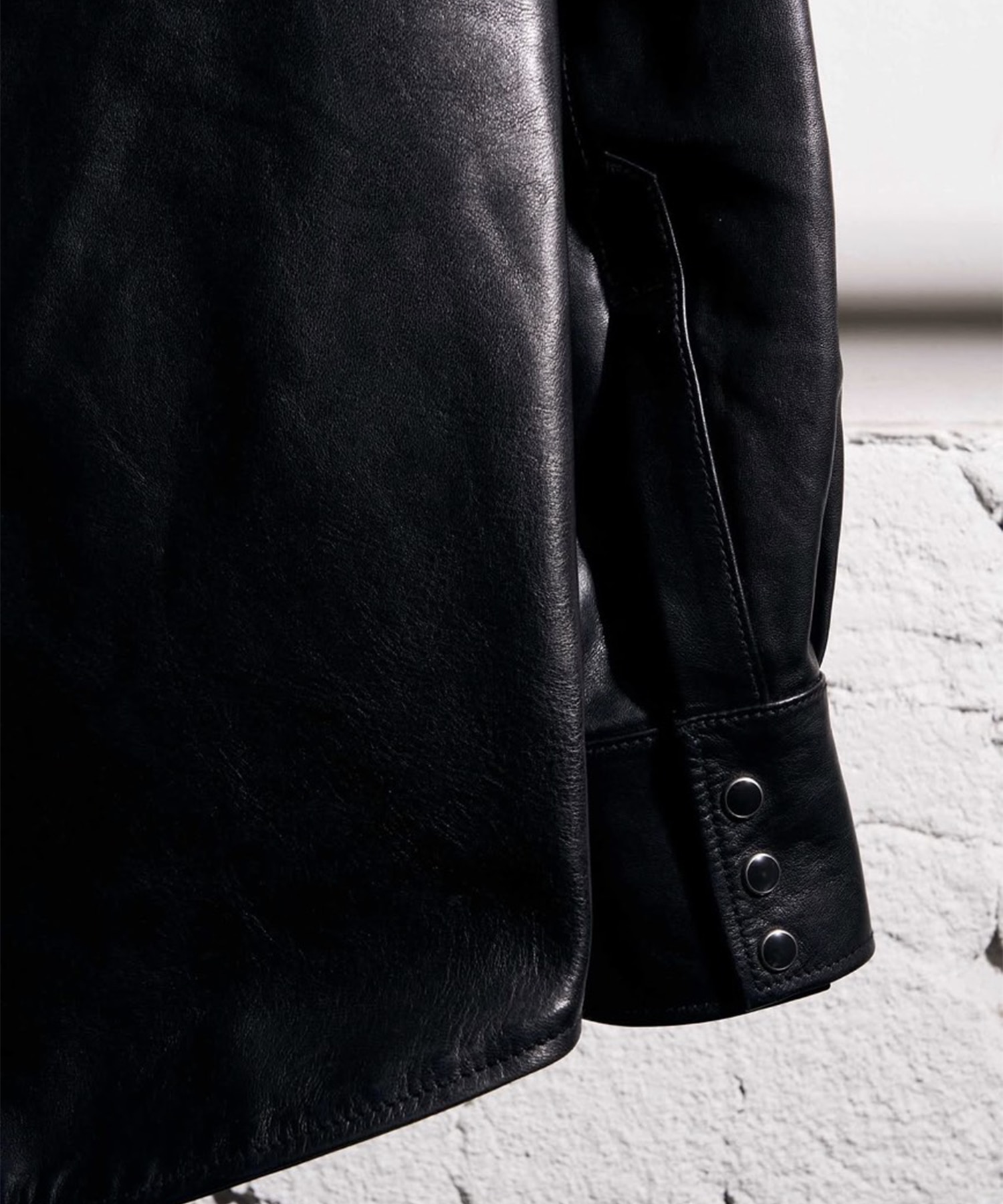 HORSE LEATHER SHIRT VINTAGE W MASSES