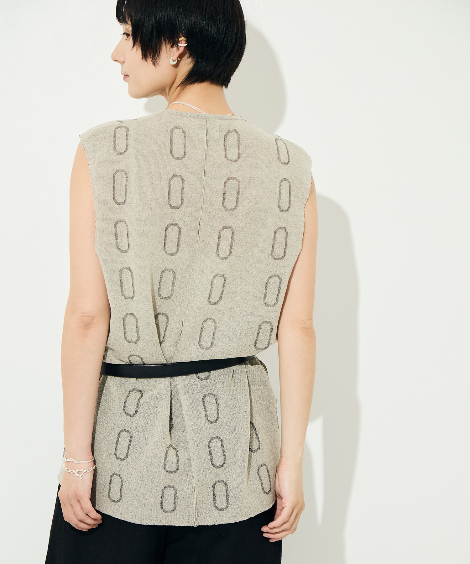 Dry Sheer Milano Knit vest WRAPINKNOT