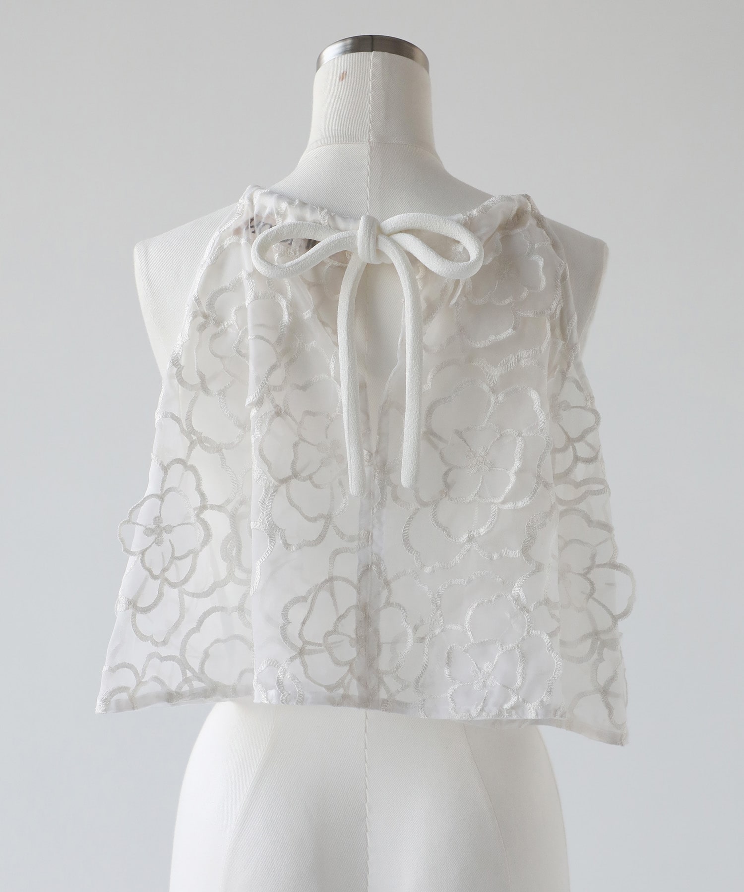 FLOWER ORGANDY CIRCULAR BL TOURNON.