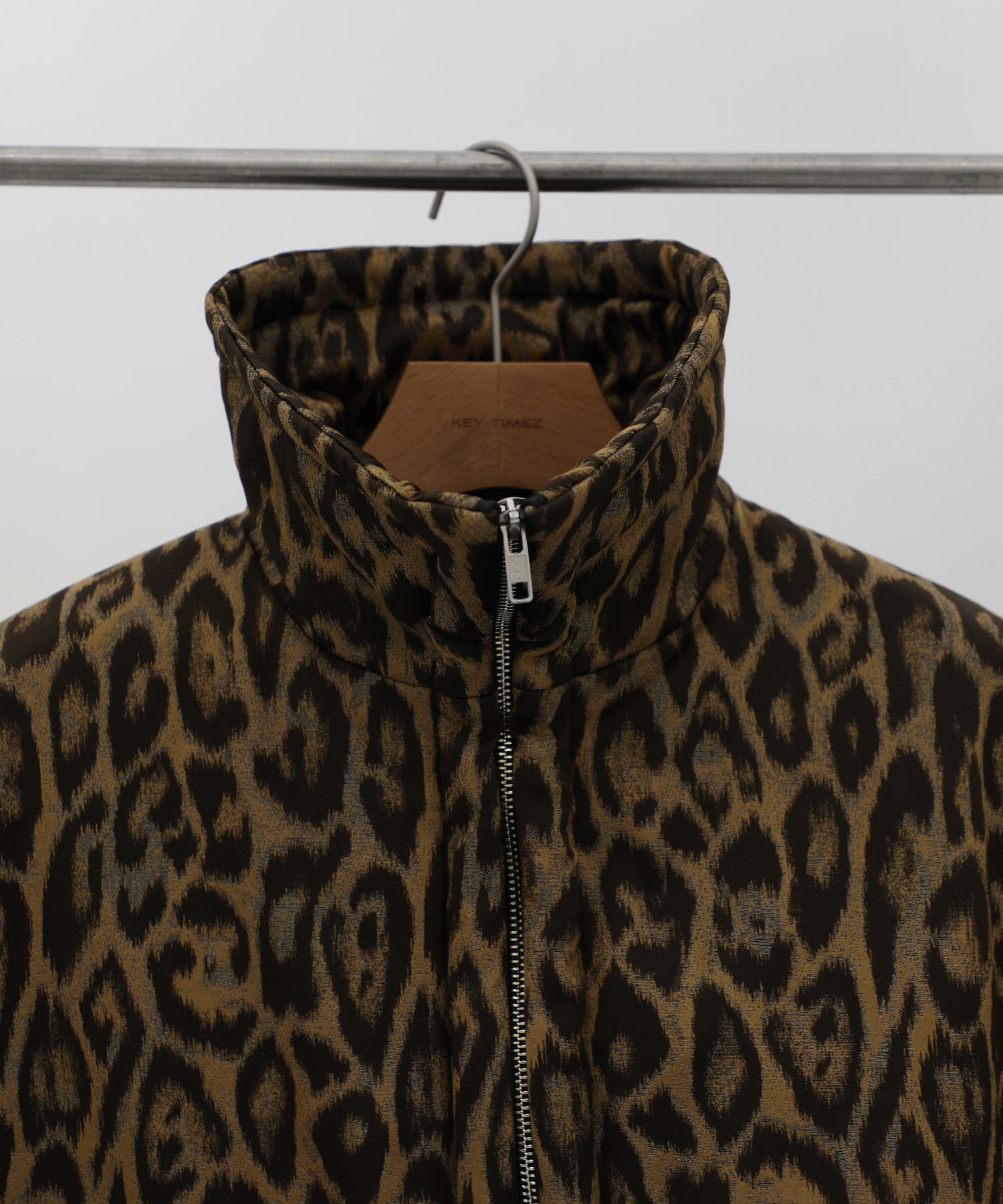 JACQUARD LEOPARD BATTING CT TOURNON.