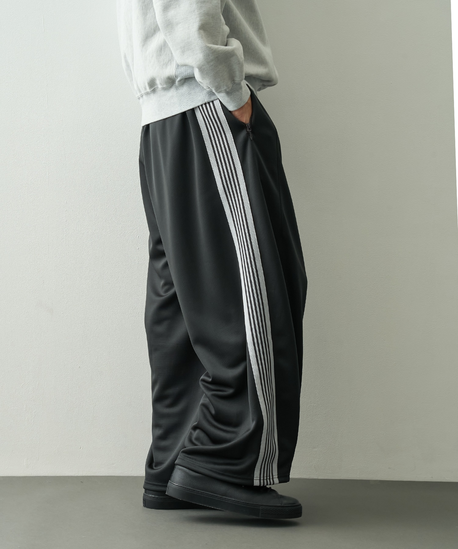 H.D. Track Pant - Poly Smooth Needles