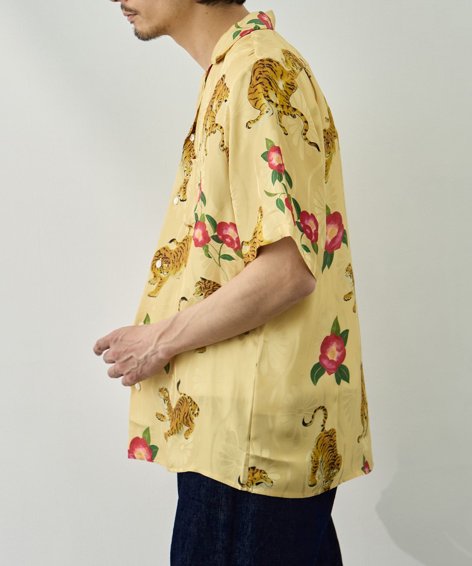 SILK SHORT SLEEVE ALOHA SHIRT〈 TIGER CAMELLIA / YELLOW 〉 NIPOALOHA