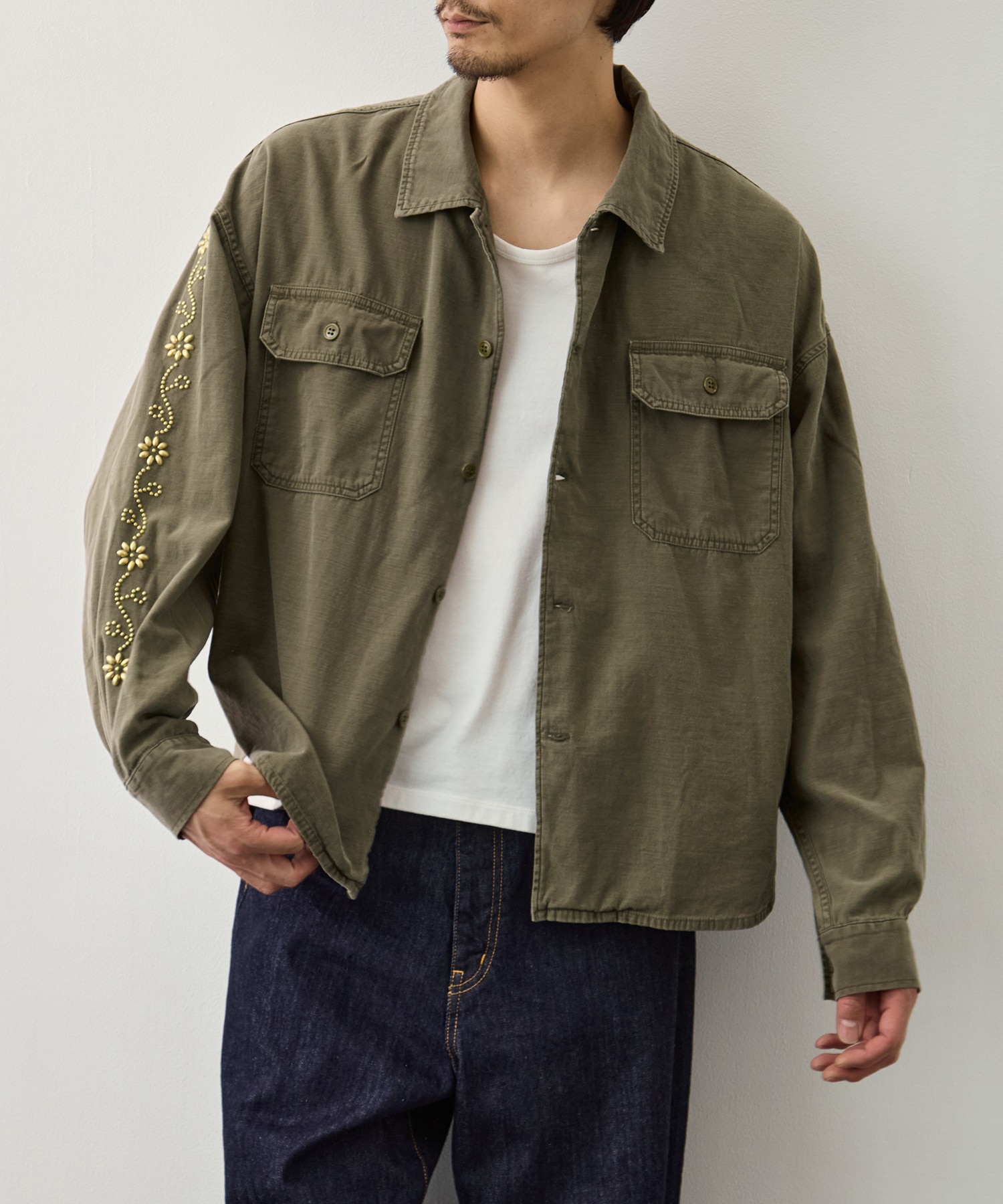 WIDE MILITARY SHIRT(袖：スタッズ) REMI RELIEF