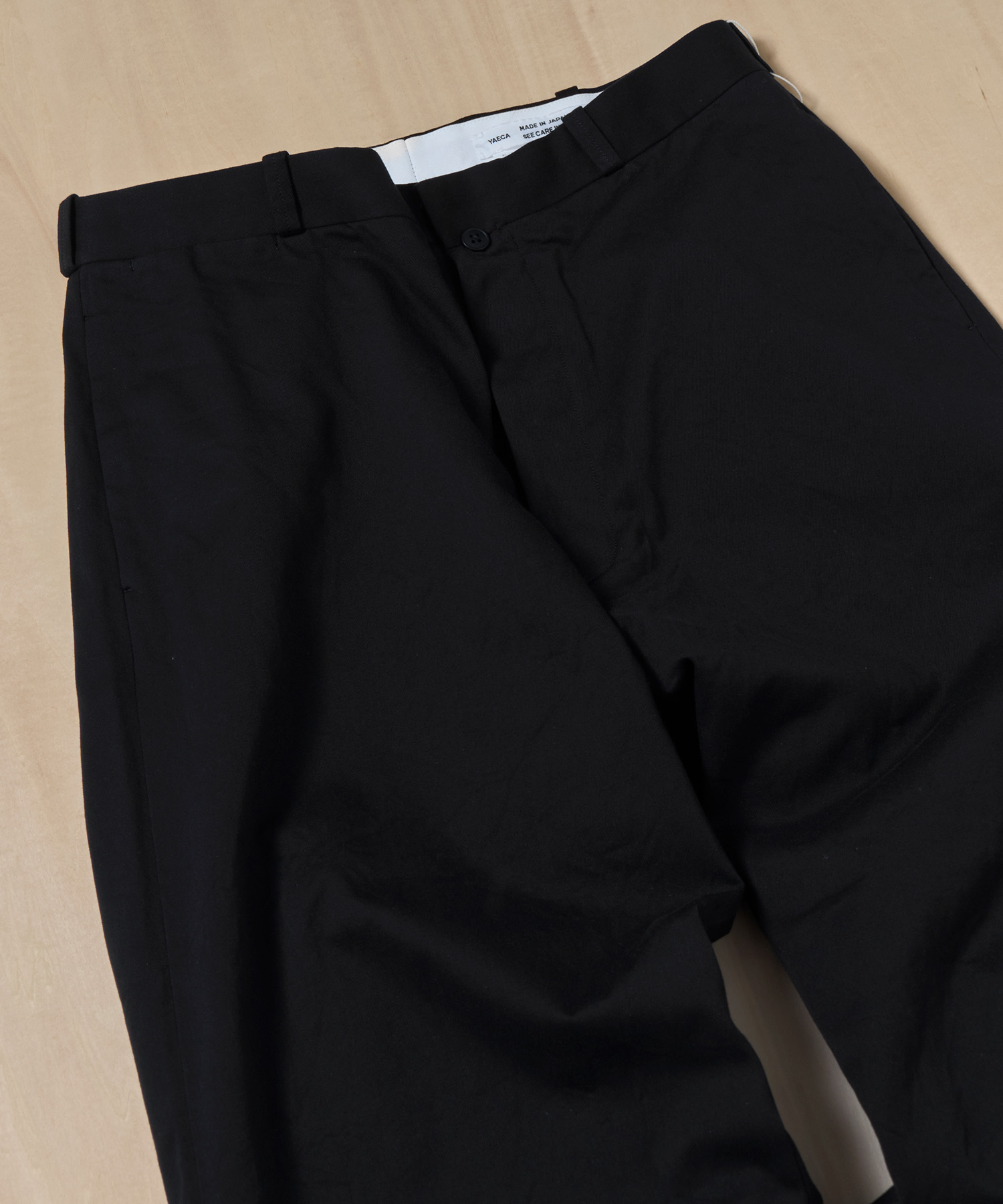 チノパンツ　ワイドテーパード YAECA