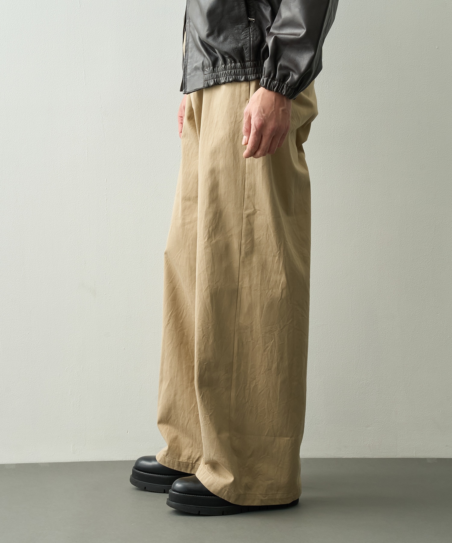 チノパンツ　ワイド YAECA