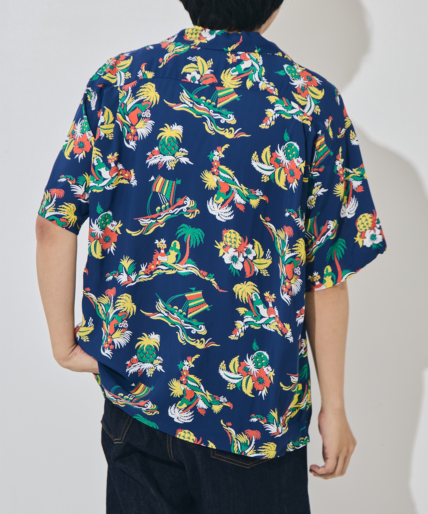 ISLAND TRIPS/S RANDOM WEAR SUN SURF