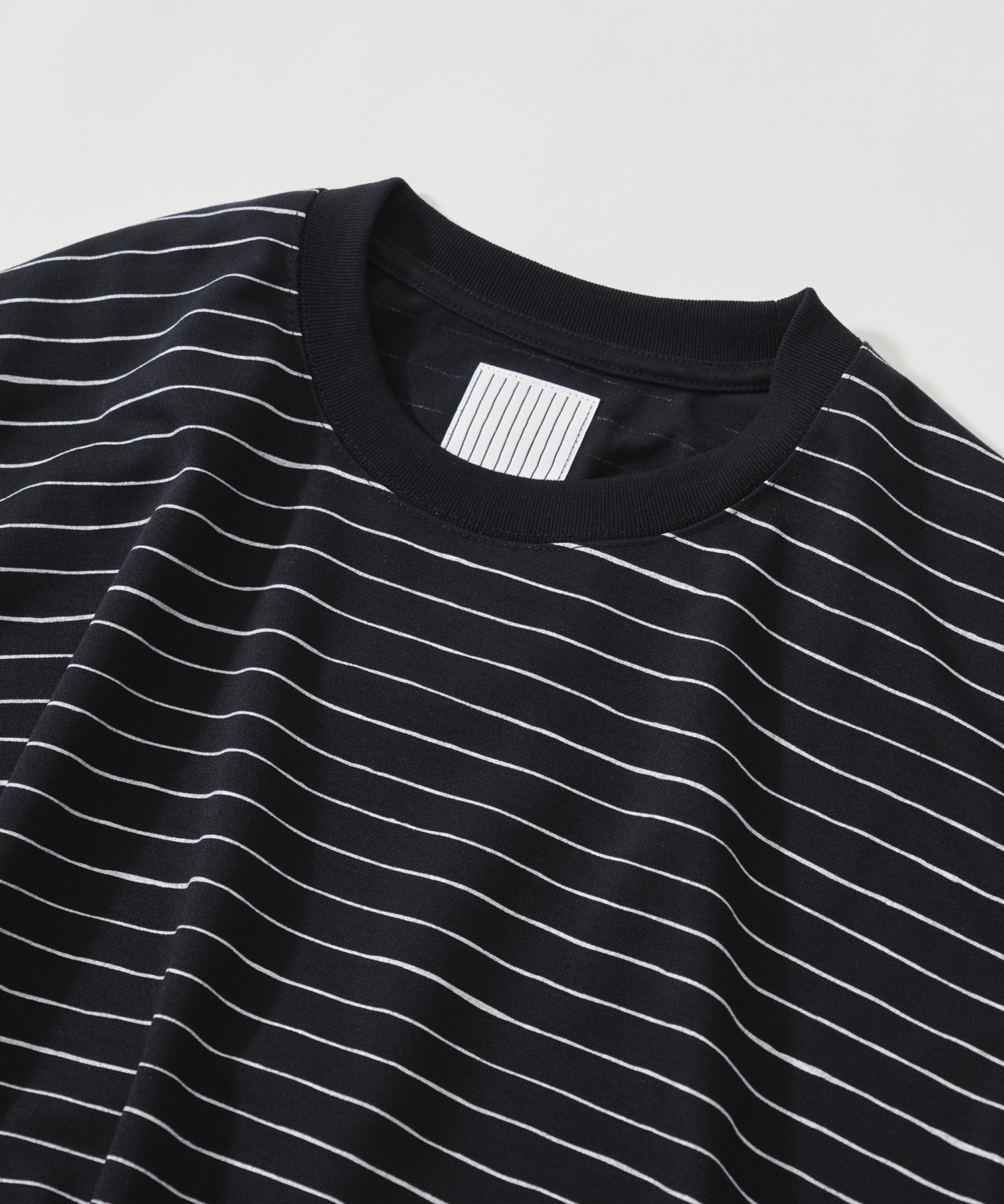 SUPER BIG SIDE STRIPE TECH SS TEE S.F.C