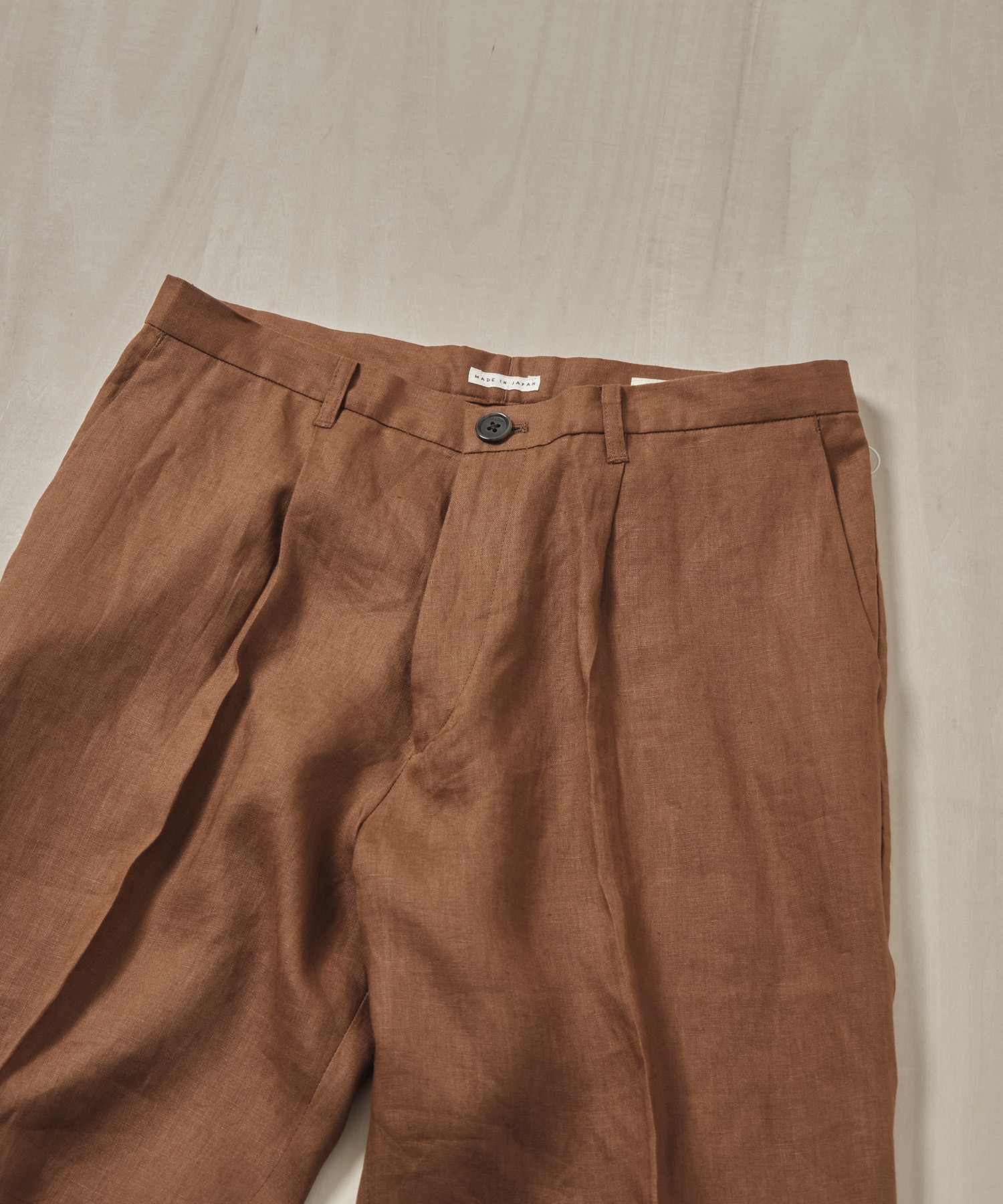 LINEN ONE TUCK SHORTS FUJI