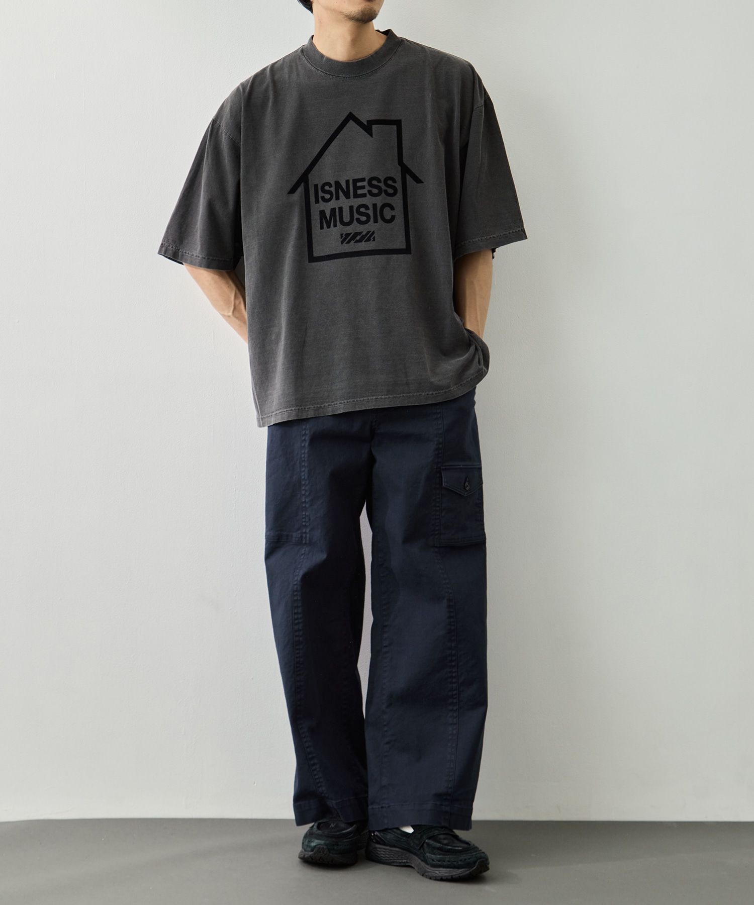 LOGO T-SHIRT is-ness