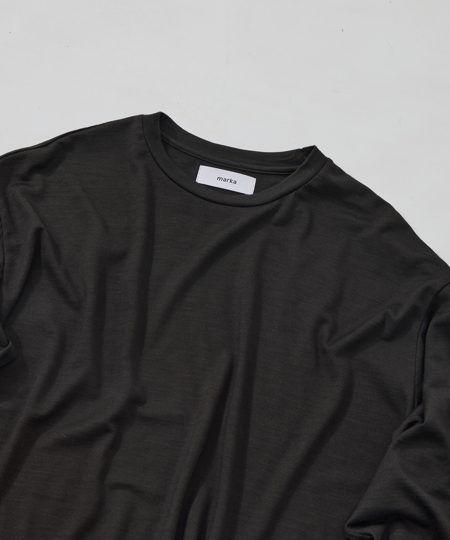 CREW NECK L/S TEE marka