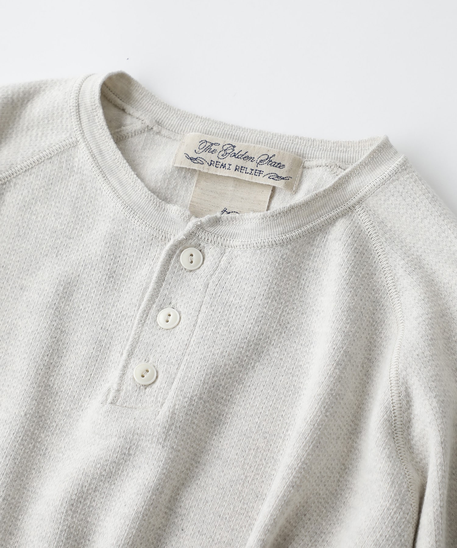 WタックラグランヘンリーネックロンT REMI RELIEF