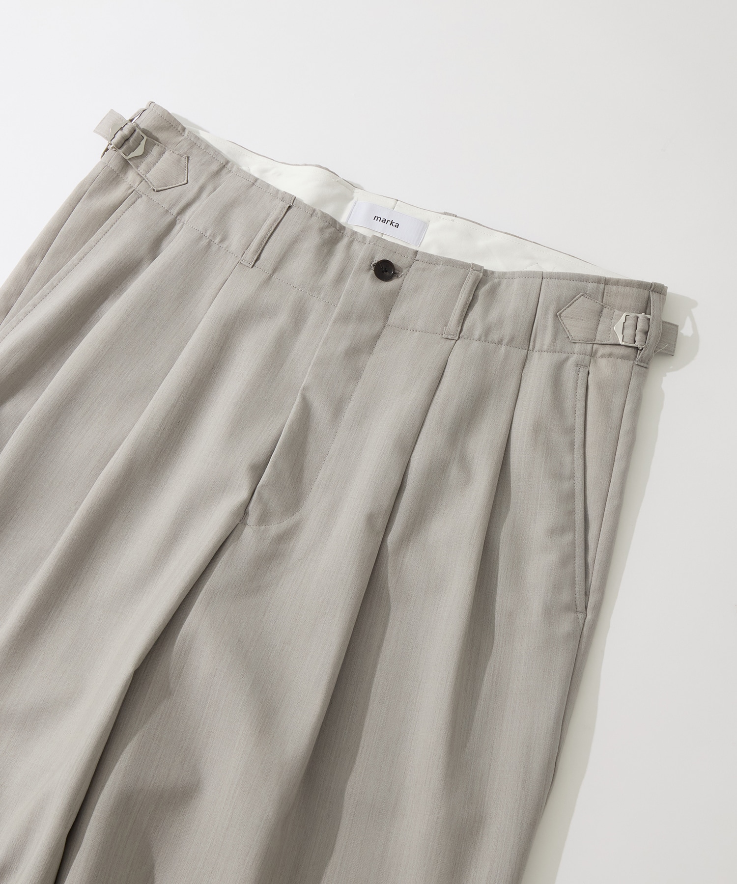 DOUBLE PLEATED MILITARY TROUSERS marka