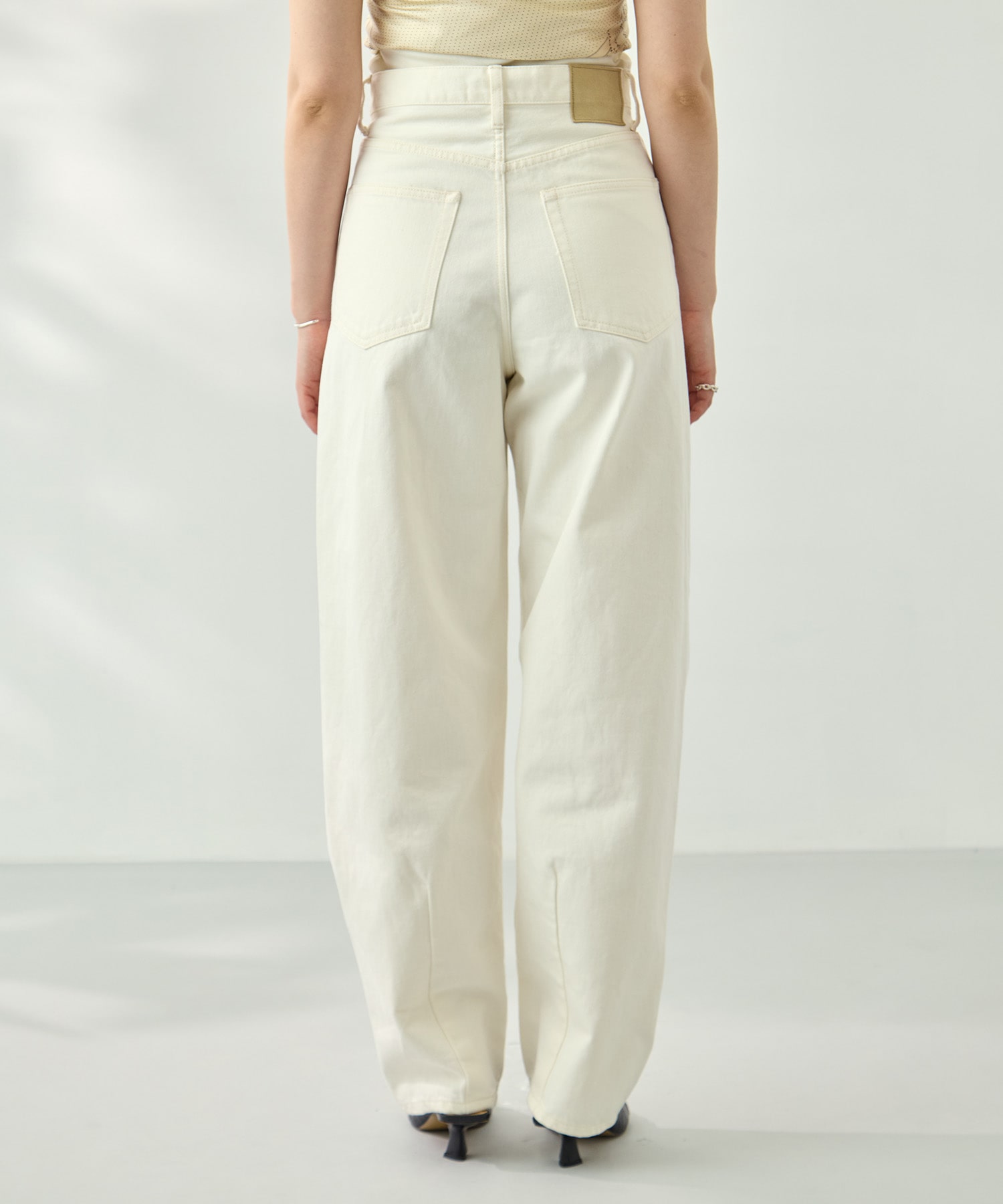 ナチュラルスラブバレルレッグデニム KEY TIMEZ