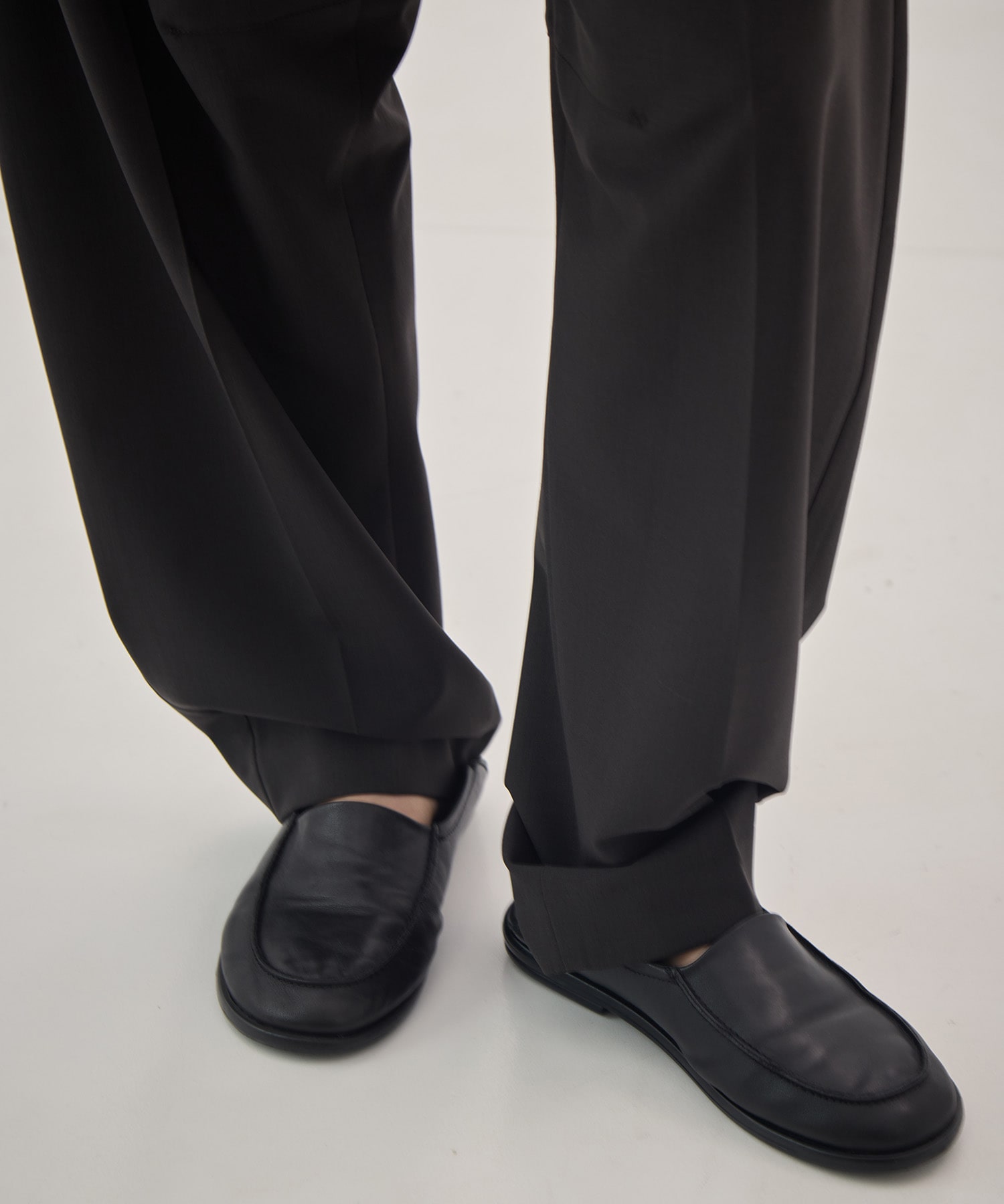 ストレッチウールバレルレッグパンツ KEY TIMEZ