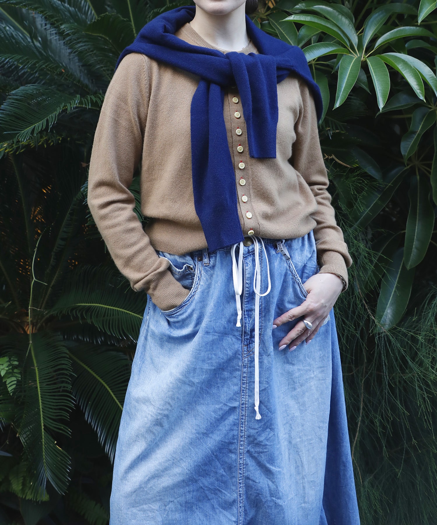 Tight Fit Cardigan INSCRIRE