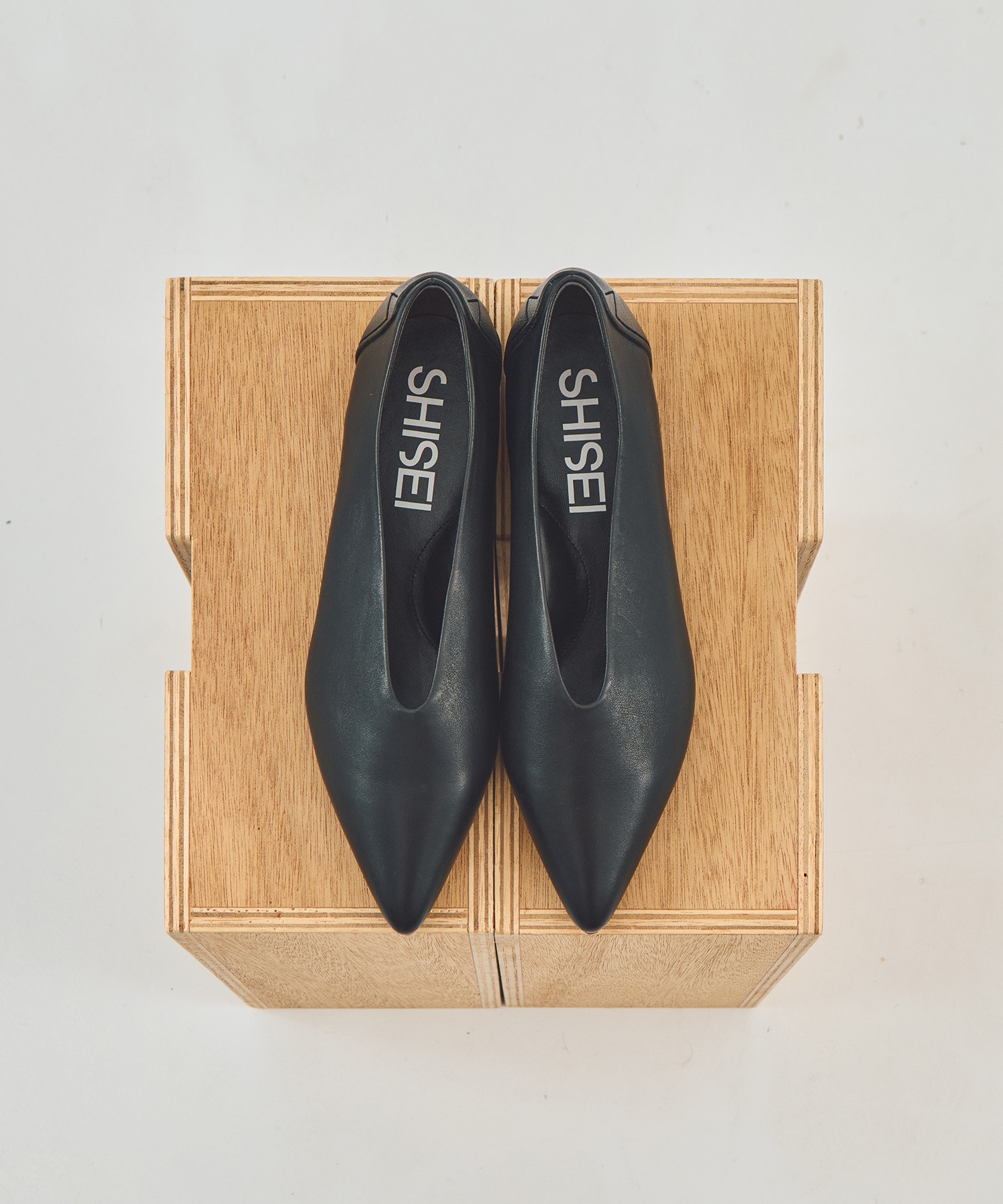 POINTED SLIT PUMPS SHISEI