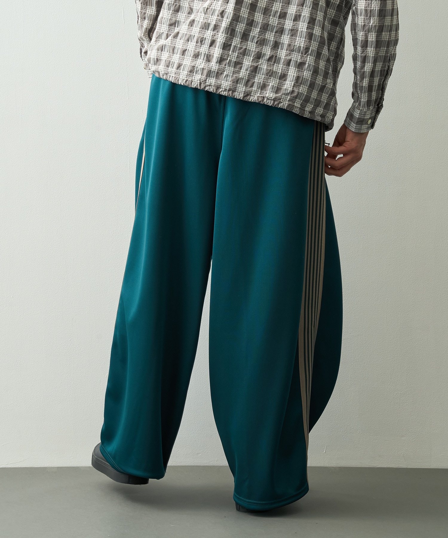 H.D. Track Pant - Poly Smooth Needles