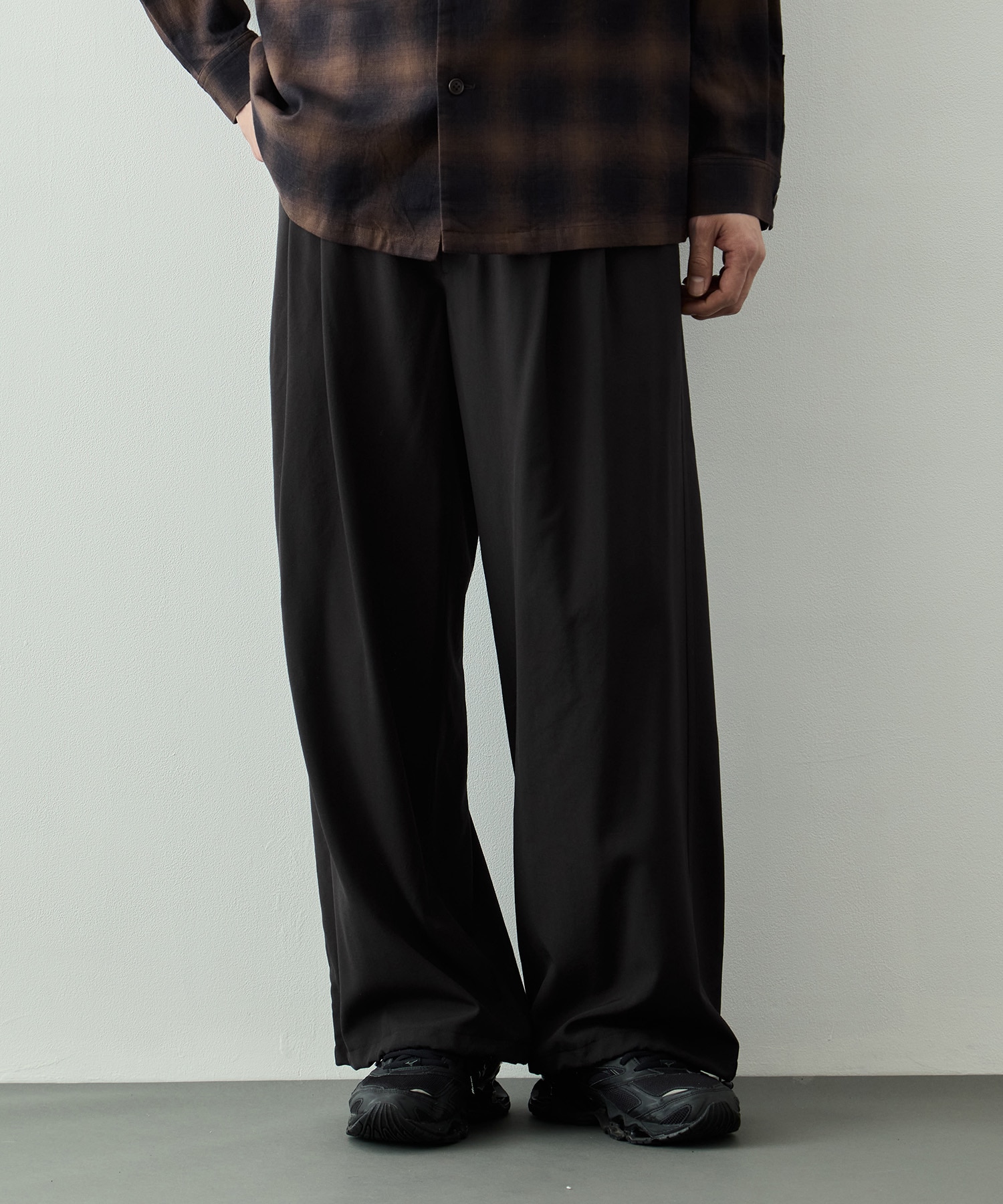 Wool Washer Tropical 2pleated Easy Trousers YOKE