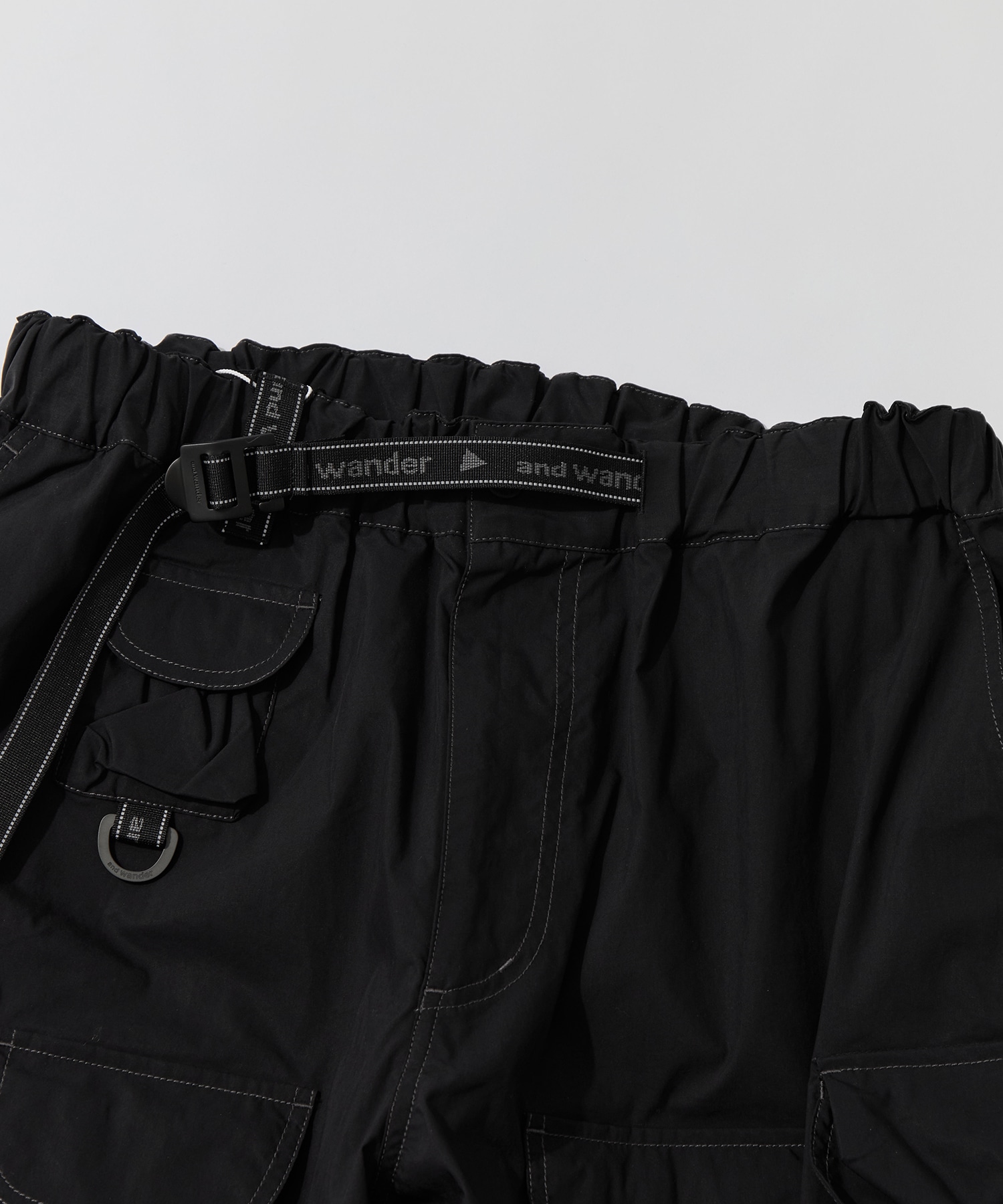 multi pocket short pants and wander
