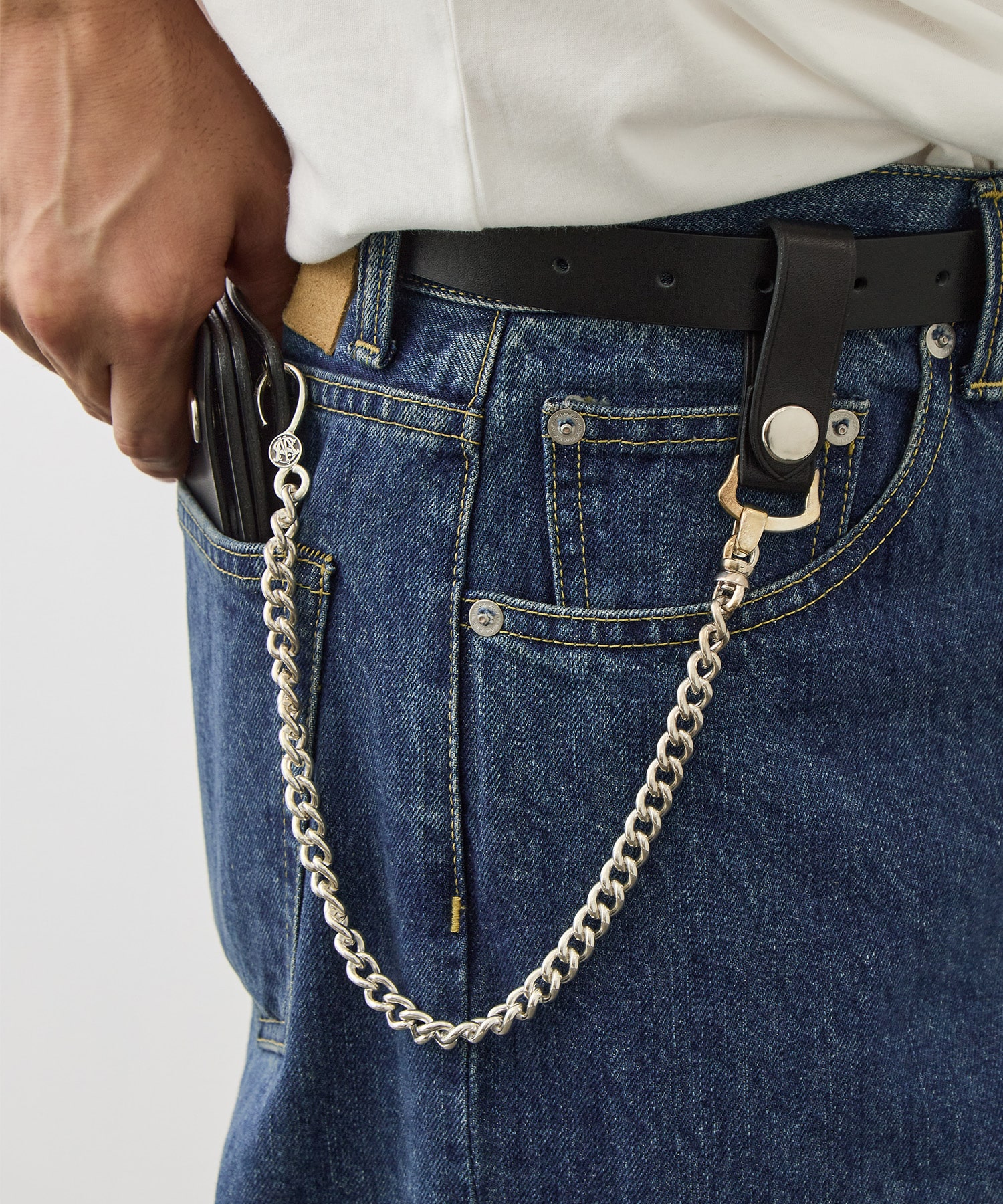 TRACKER WALLET AND WALLET CHAIN MASSES