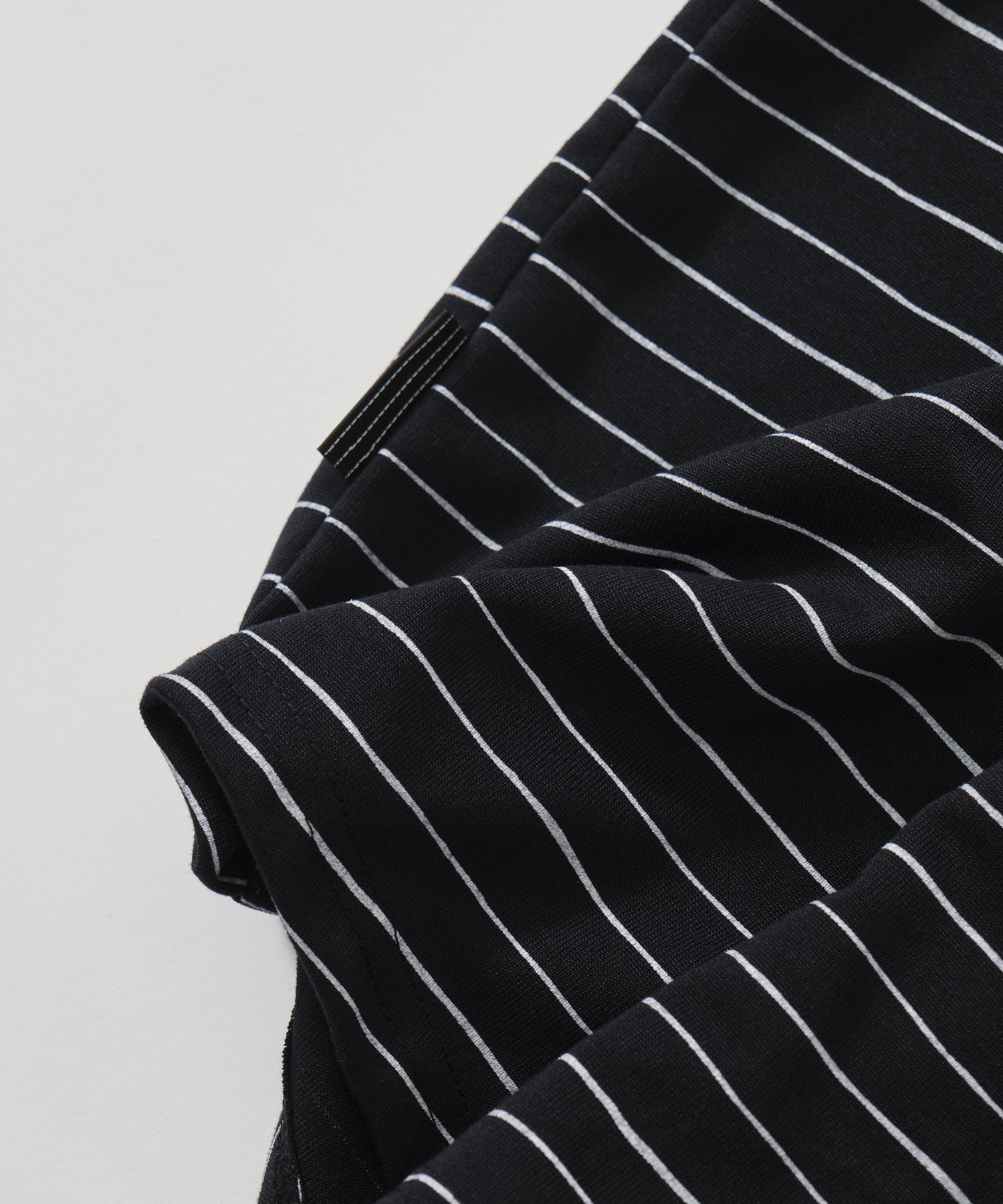 SUPER BIG SIDE STRIPE TECH SS TEE S.F.C