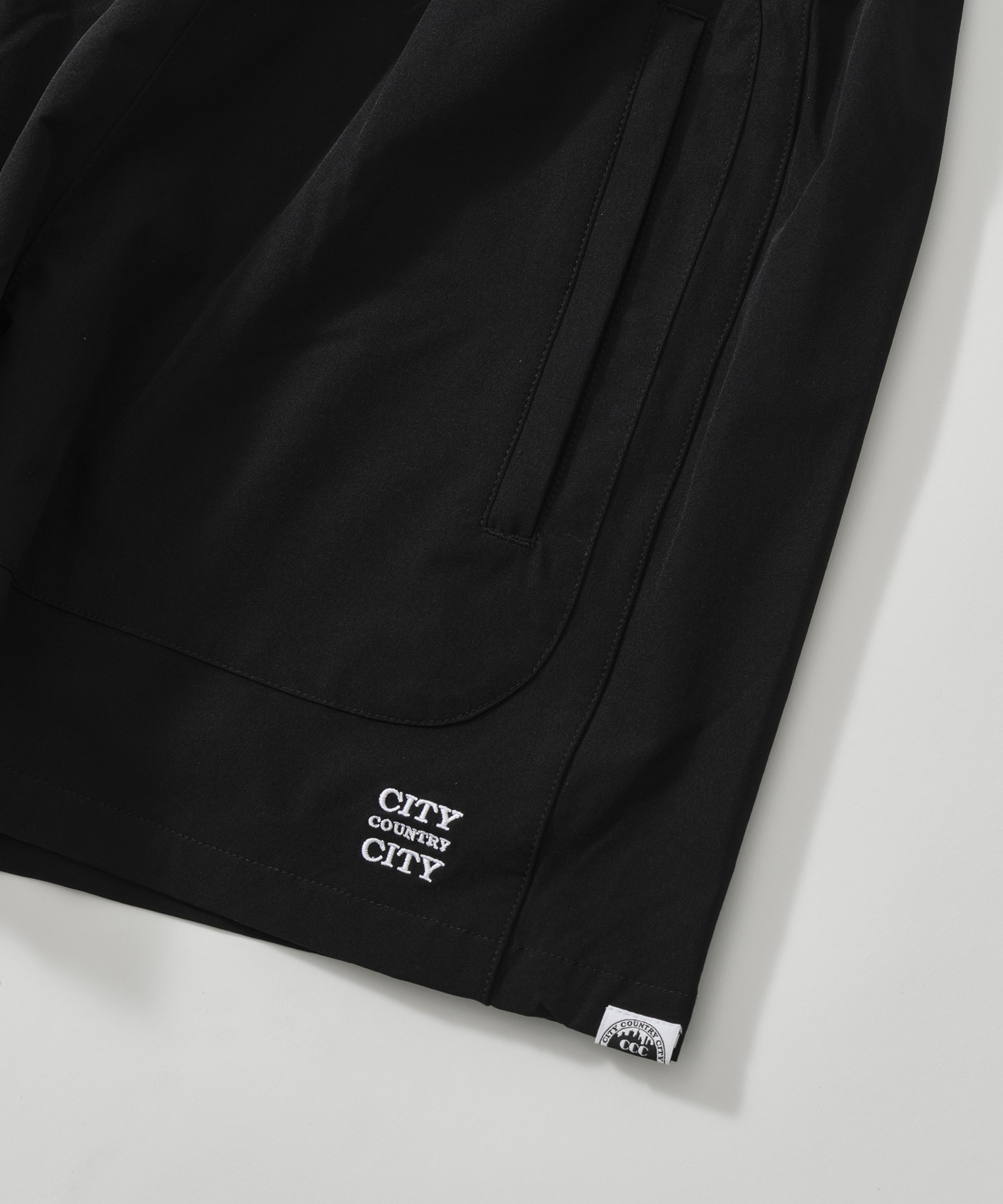 EMBROIDERD LOGO STRECH  NYLON EASY  SHORTS CITY COUNTRY CITY