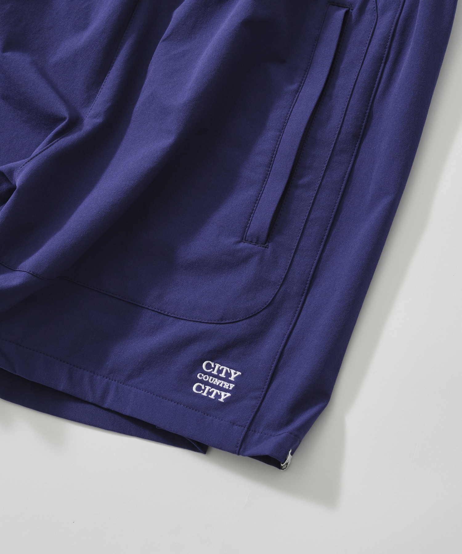 EMBROIDERD LOGO STRECH  NYLON EASY  SHORTS CITY COUNTRY CITY