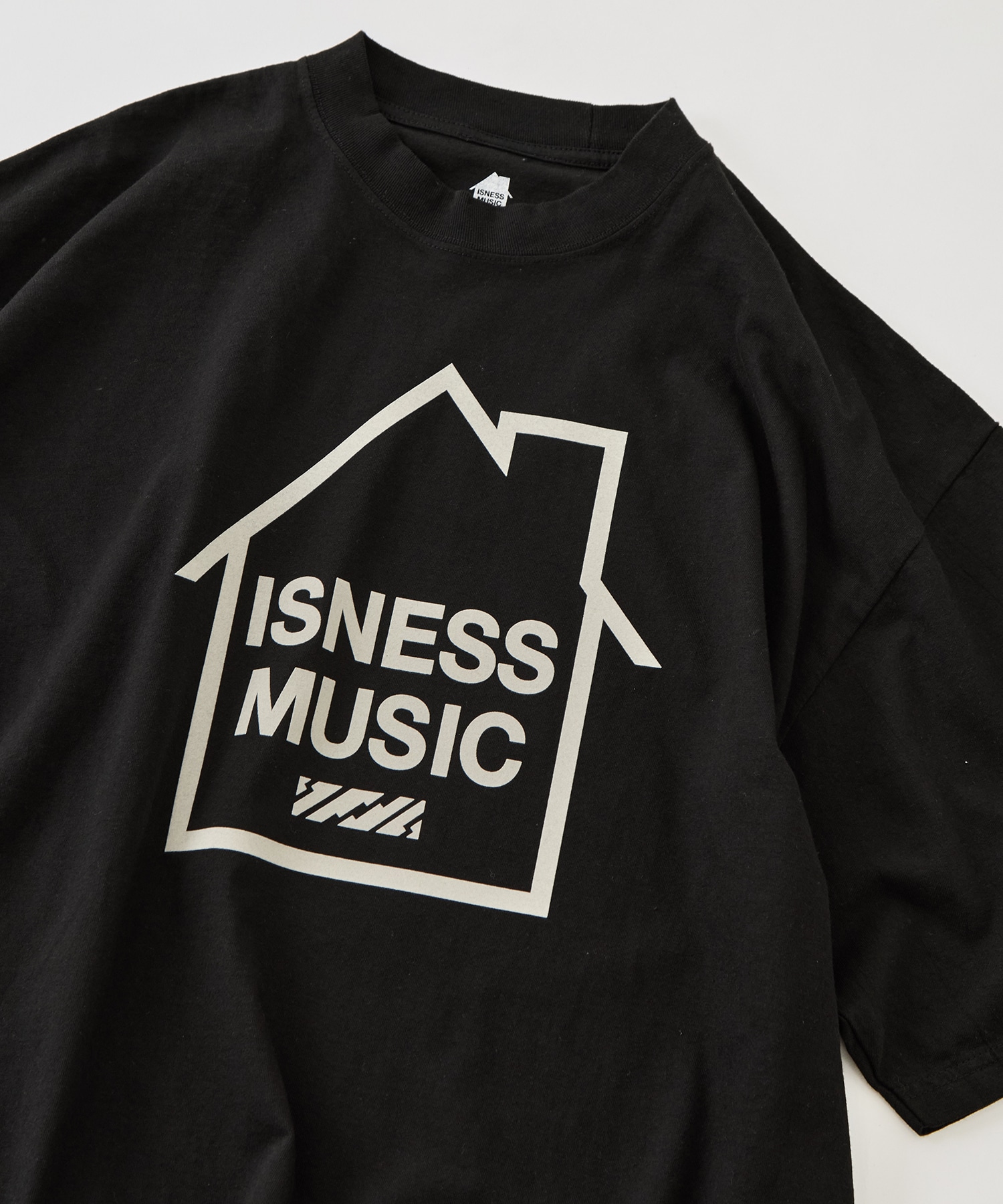 LOGO T-SHIRT is-ness