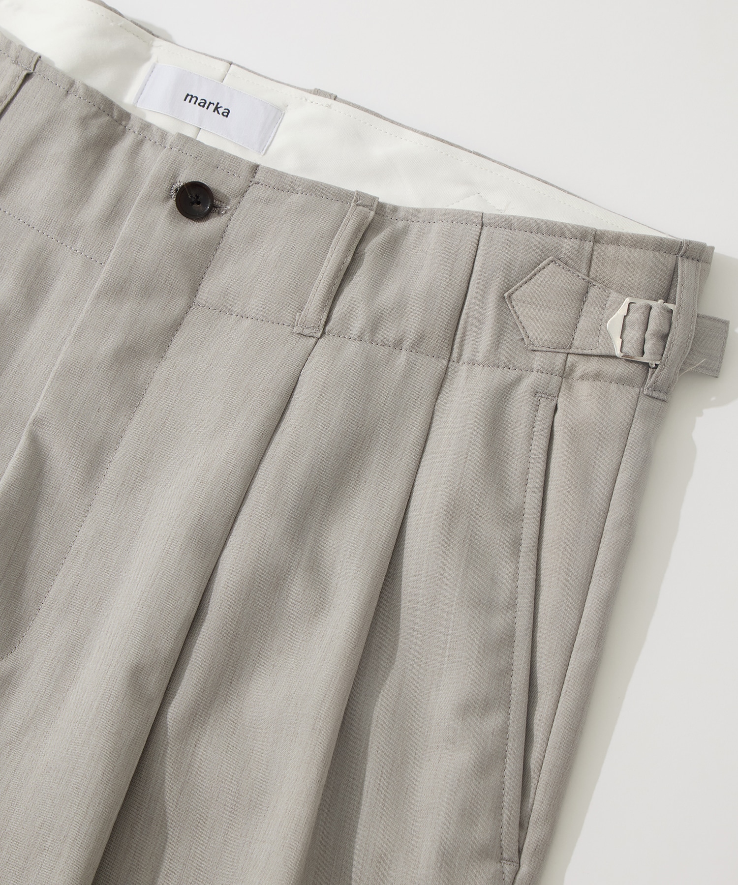 DOUBLE PLEATED MILITARY TROUSERS marka