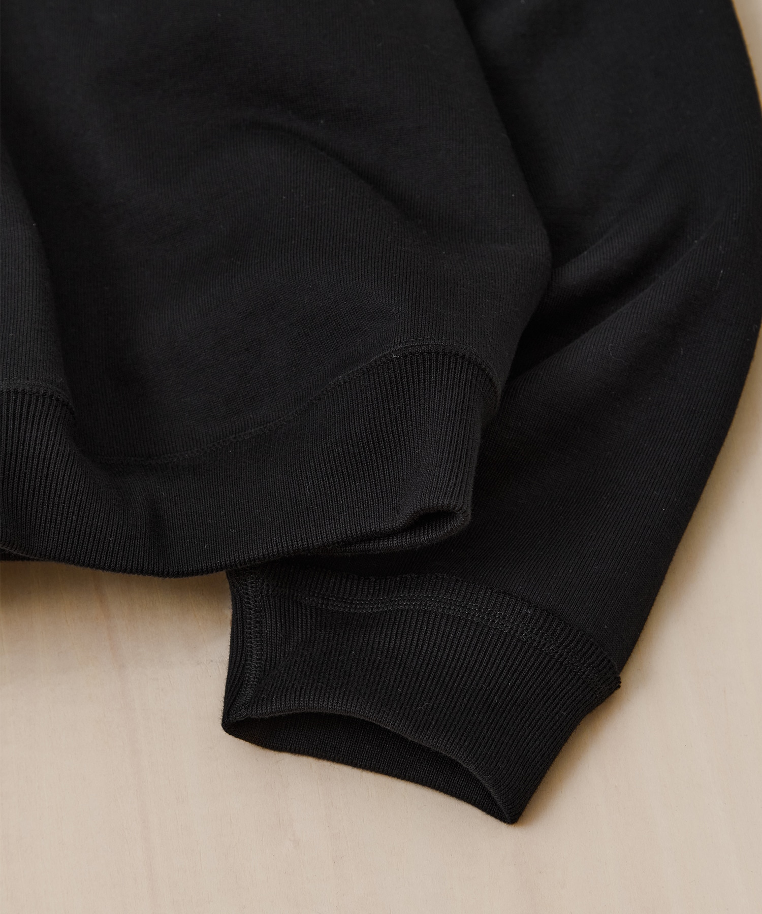 HUGE SHORT SWEAT MARKAWARE