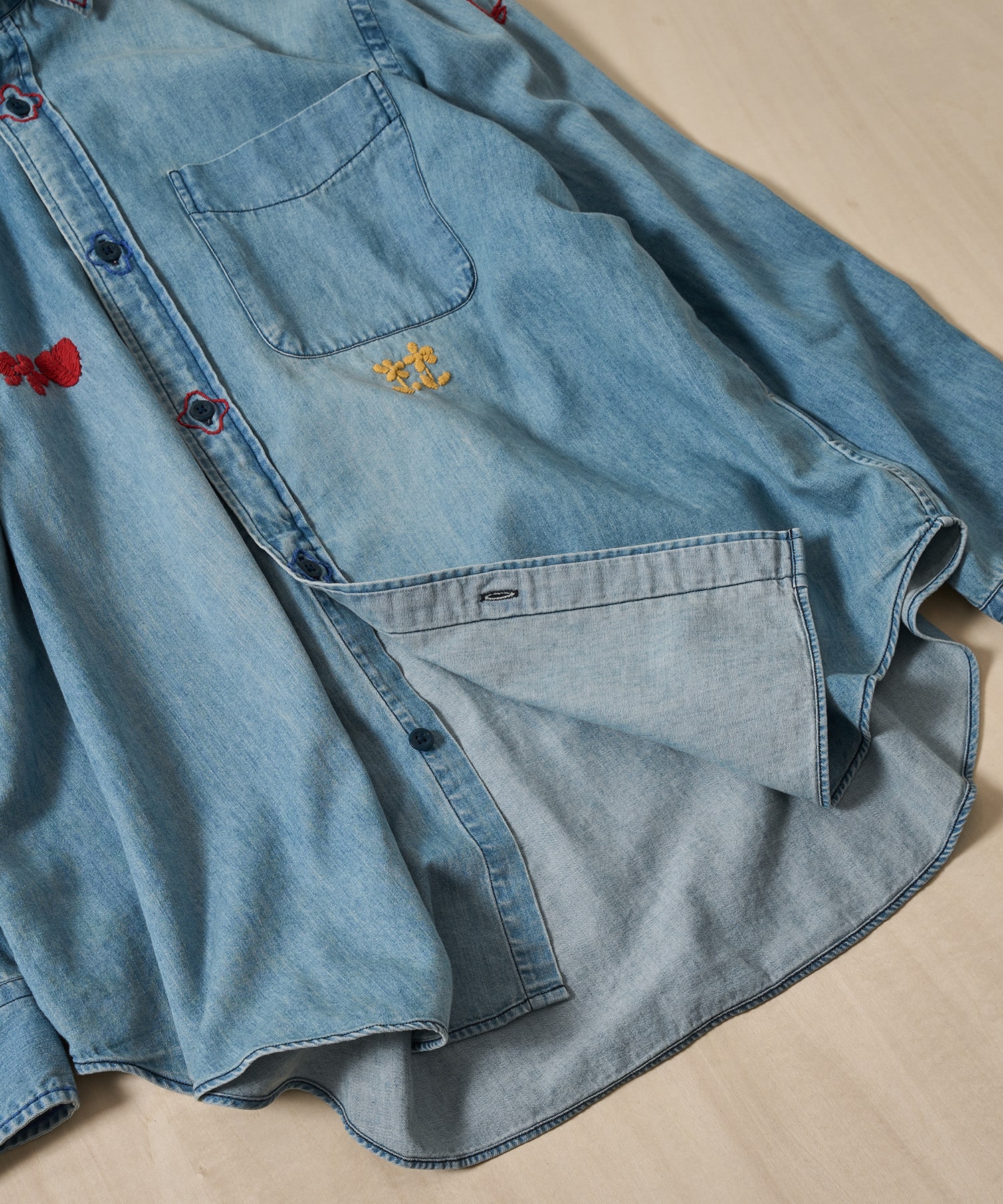 ラッキーエンブロイダリーシャツ BRU NA BOINNE