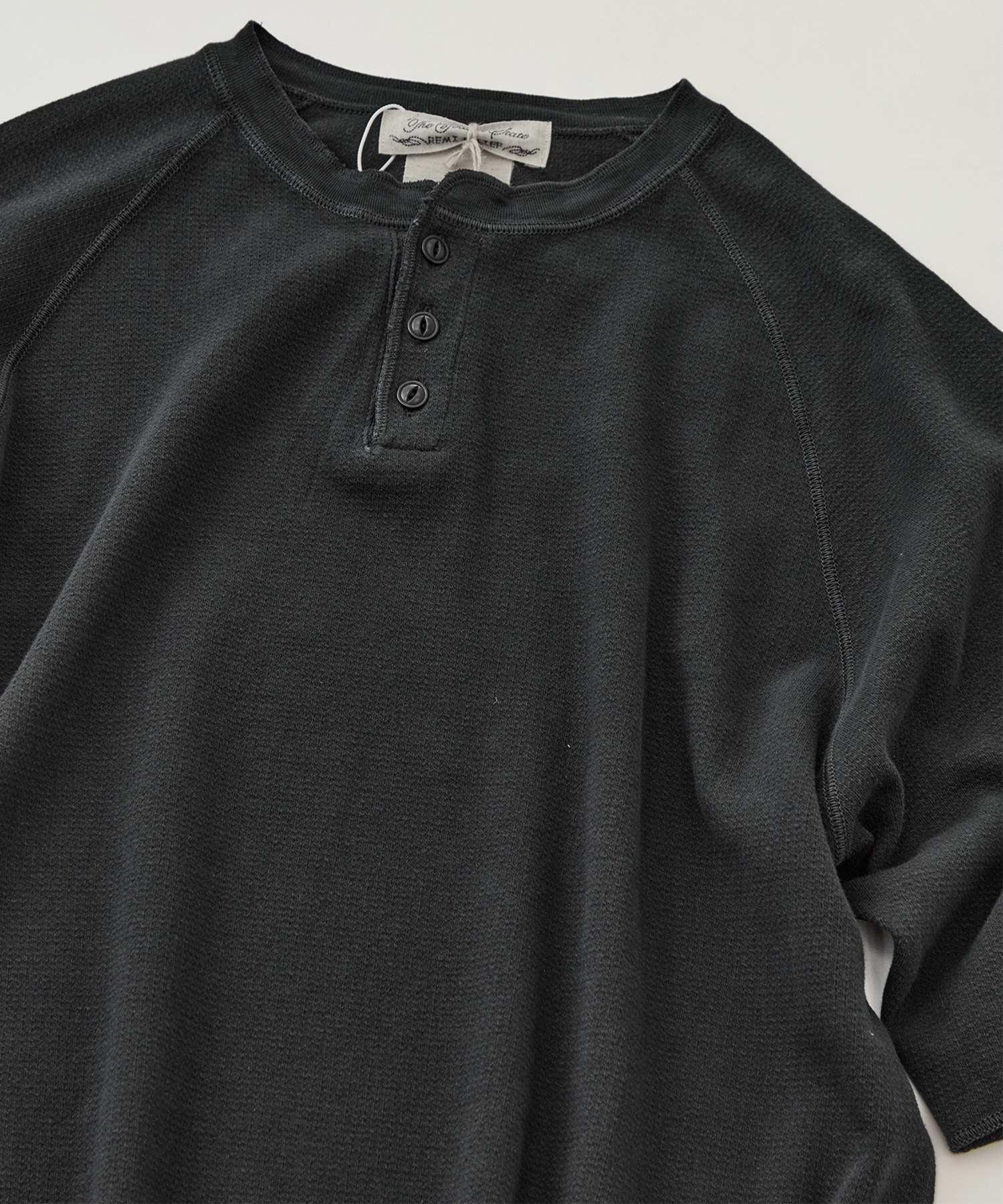 WタックラグランヘンリーネックT REMI RELIEF