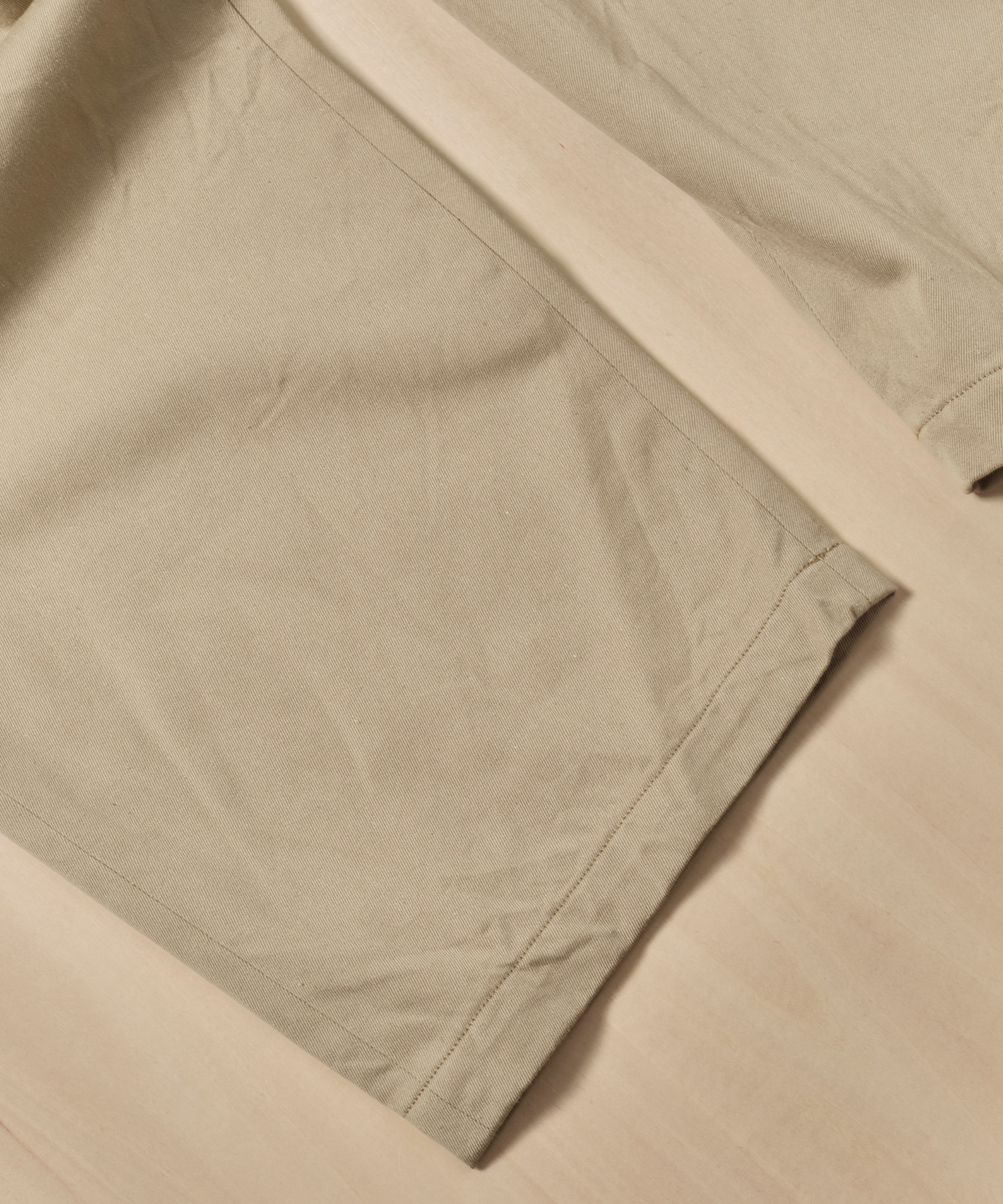 チノパンツ　ワイドテーパード YAECA