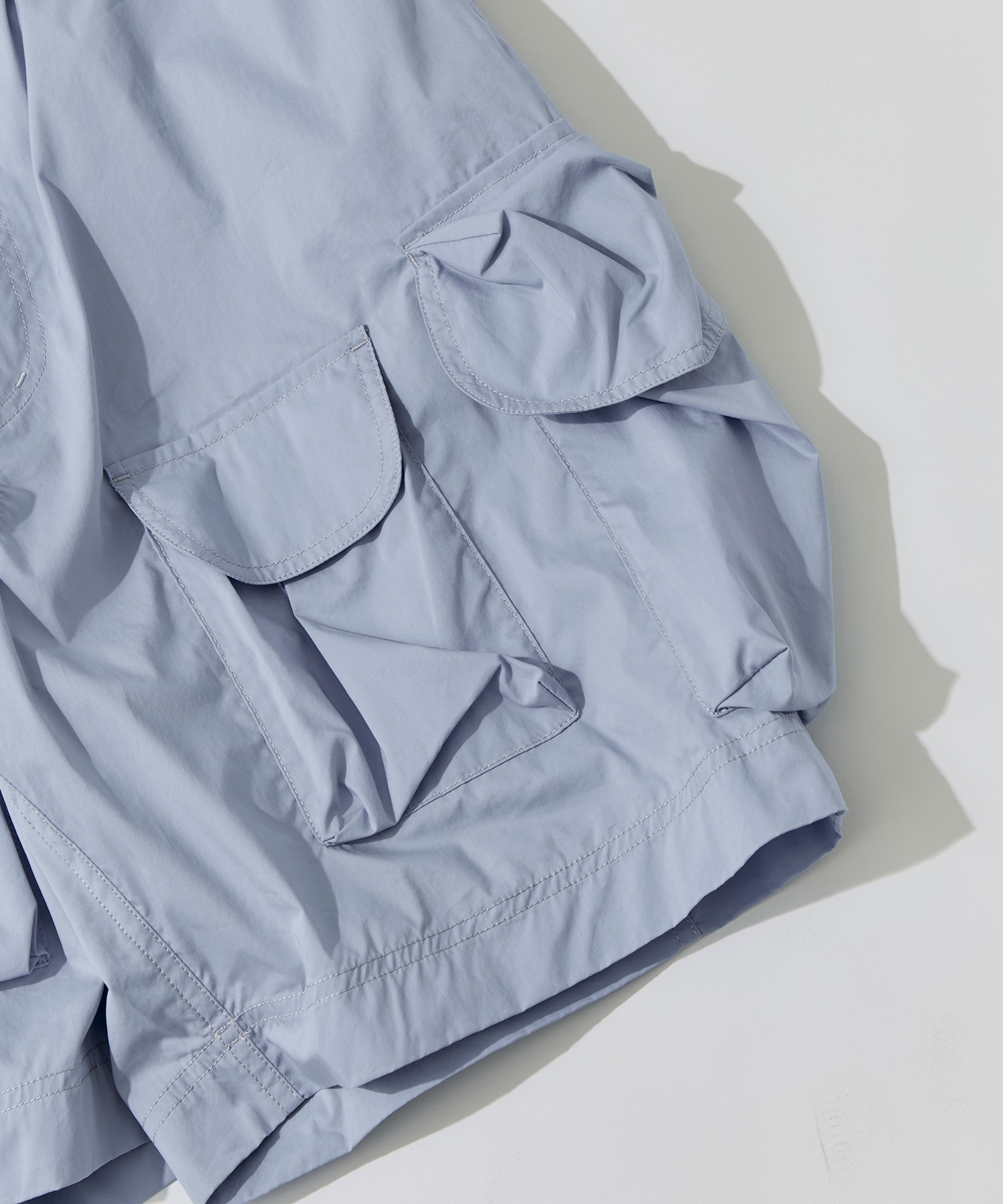 multi pocket short pants and wander