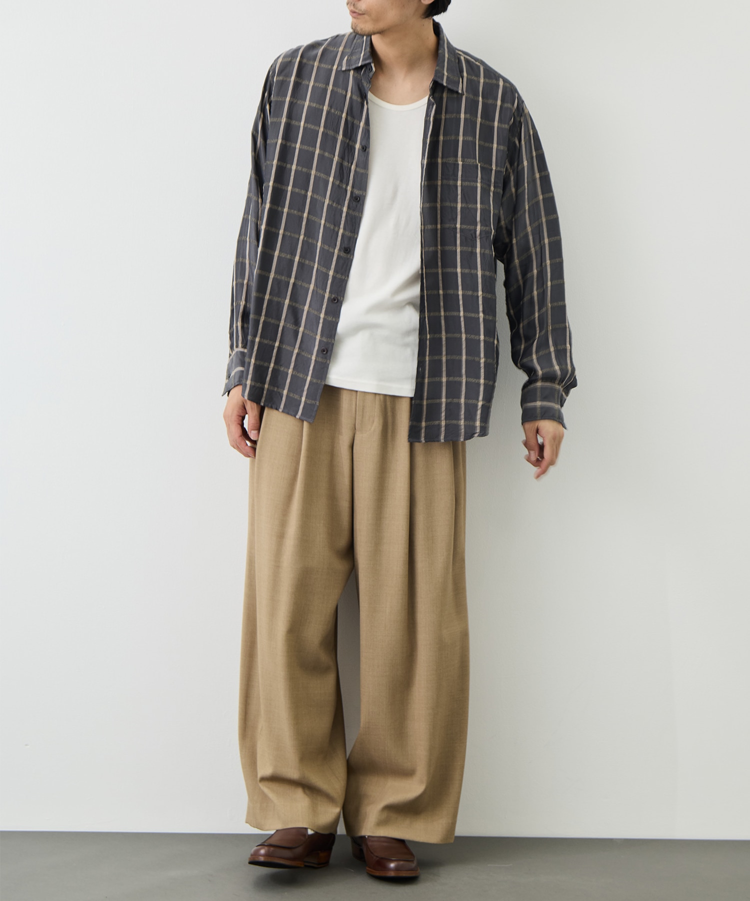 SEMI SPREAD COLLAR SHIRT marka